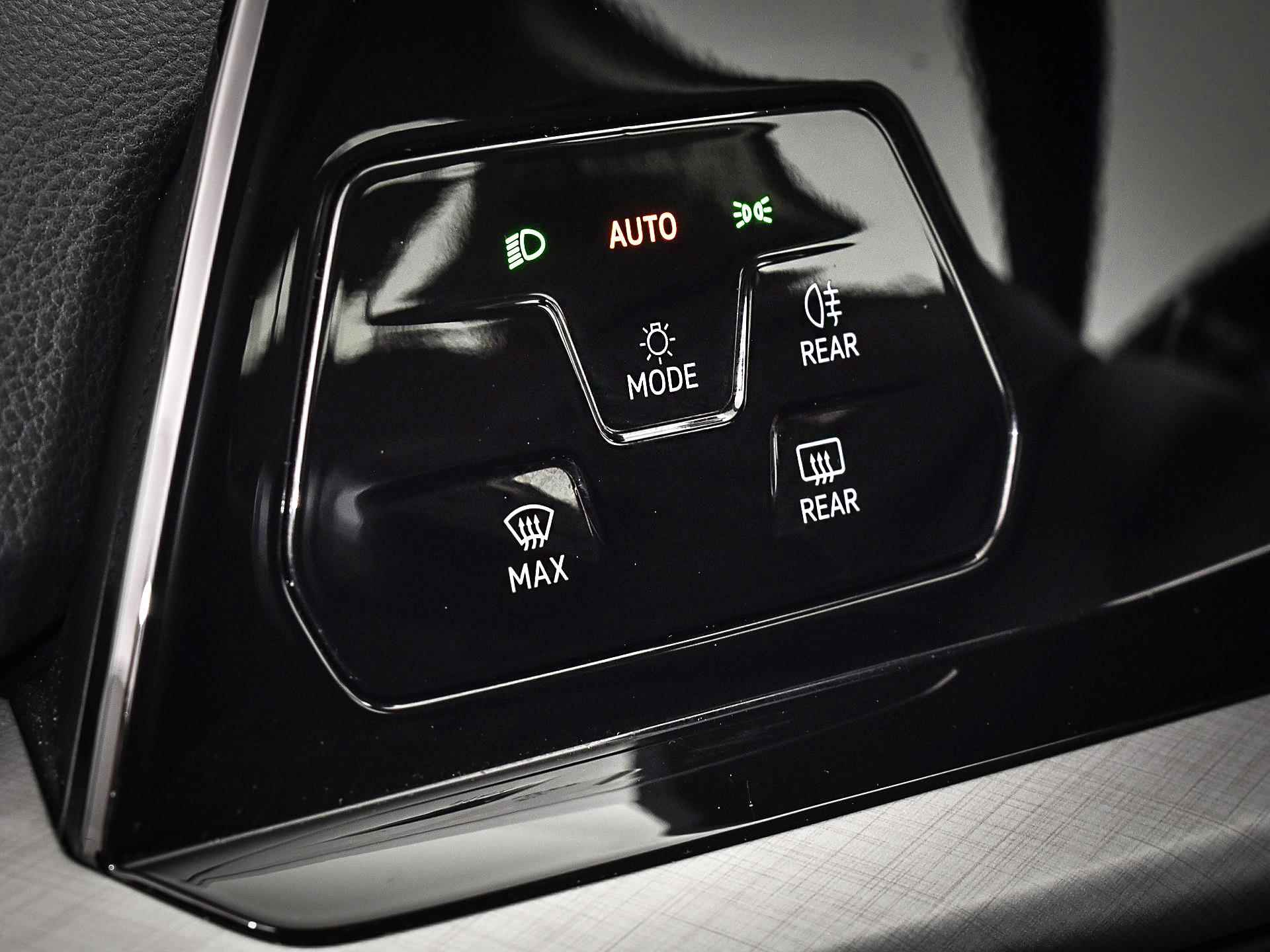 Volkswagen Golf 1.0 TSI 110pk Life | Apple Car Play | Navigatie | ACC | P-Sensoren | 16"Velgen | Sfeerverlichting | Verkeersbordenherkenning | Garantie t/m 28-09-2024 of 100.000km - 19/34