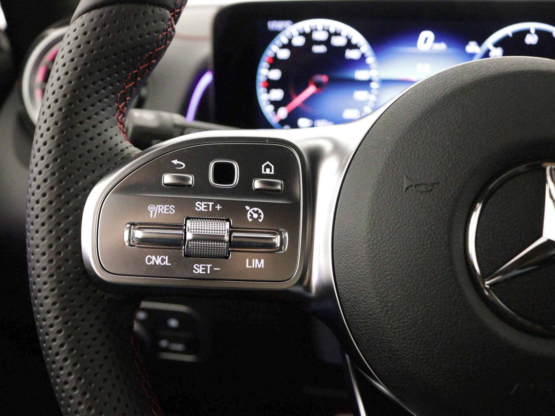 Mercedes-Benz EQB 250+ Business Edition 71 kWh | AMG Line | Business Plus pakket | Nightpakket | KEYLESS-GO comfort pakket | Dodehoekassistent | EASY PACK achterklep |  Parkeerpakket met 360°-camera | - 22/43