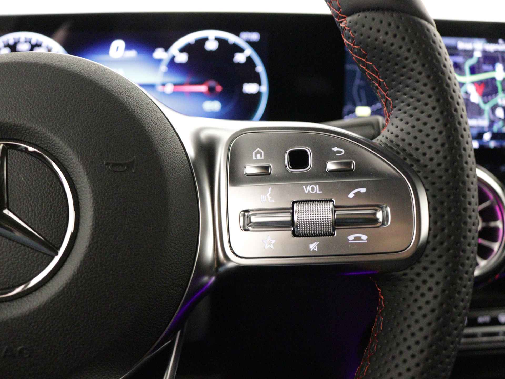 Mercedes-Benz EQB 250+ Business Edition 71 kWh | AMG Line | Business Plus pakket | Nightpakket | KEYLESS-GO comfort pakket | Dodehoekassistent | EASY PACK achterklep |  Parkeerpakket met 360°-camera | - 23/43