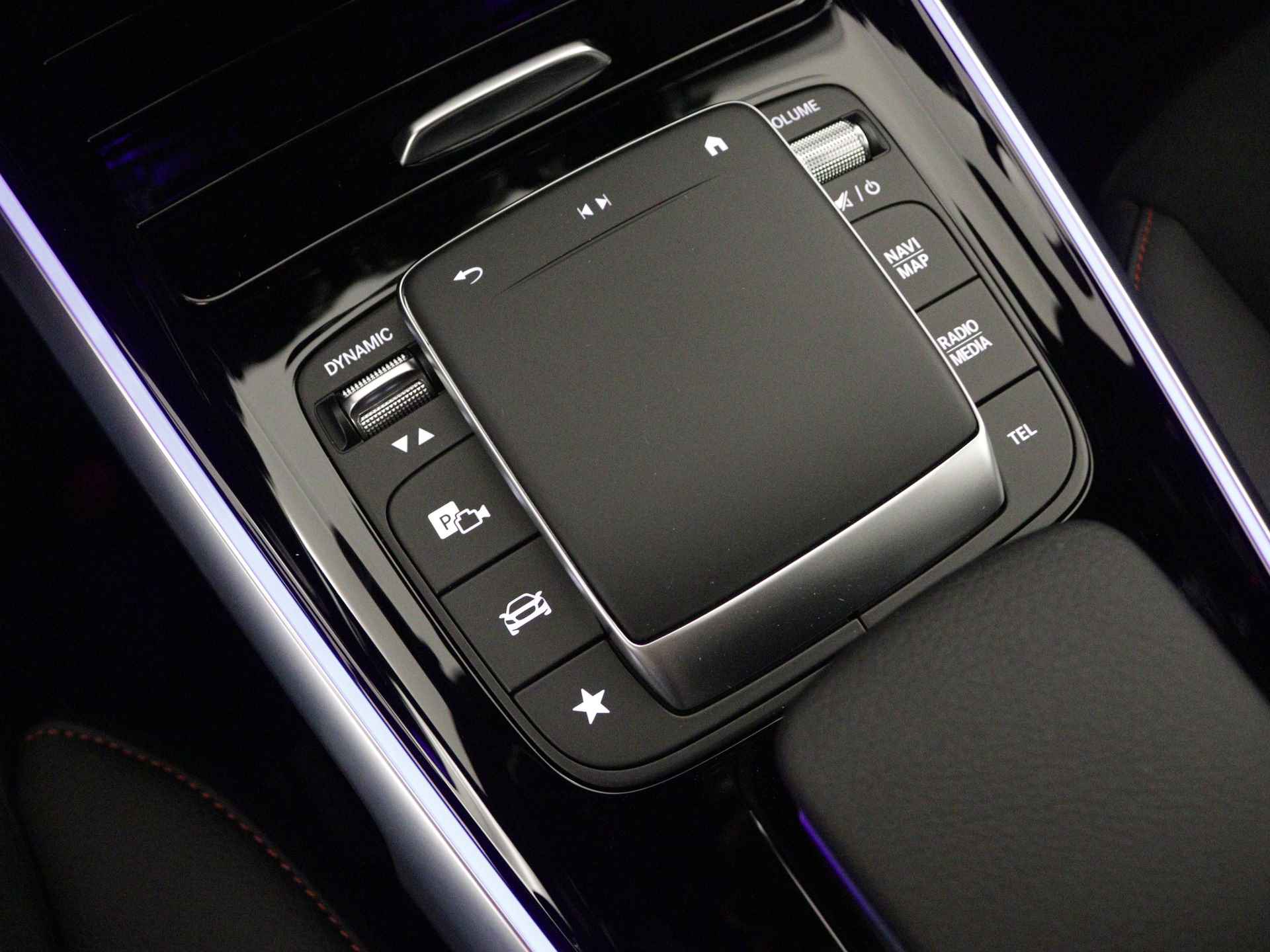 Mercedes-Benz EQB 250+ Business Edition 71 kWh | AMG Line | Business Plus pakket | Nightpakket | KEYLESS-GO comfort pakket | Dodehoekassistent | EASY PACK achterklep |  Parkeerpakket met 360°-camera | - 33/43