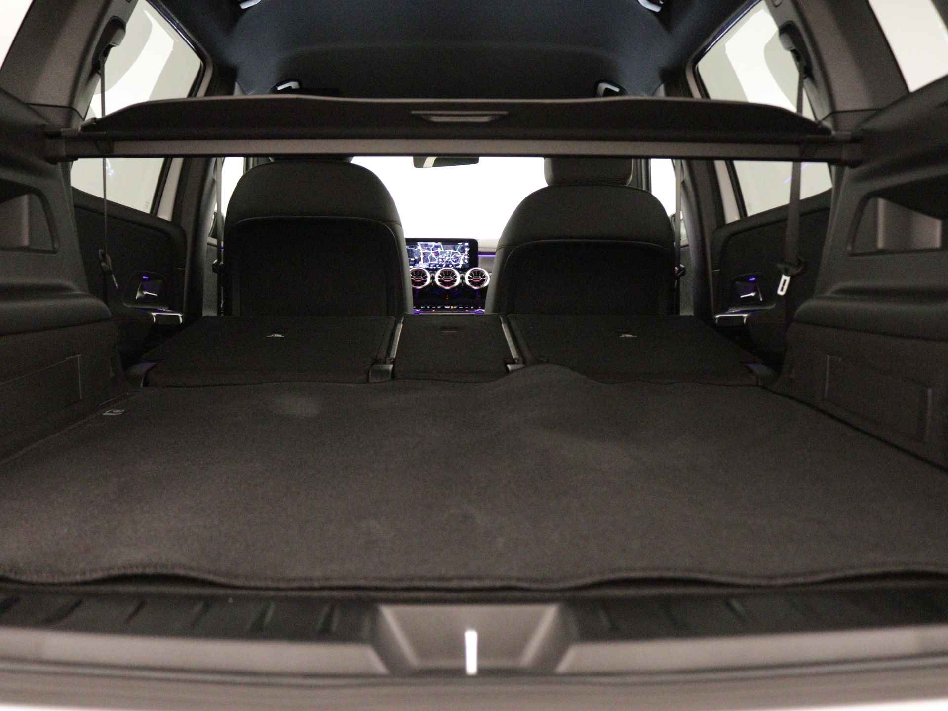 Mercedes-Benz EQB 250+ Business Edition 71 kWh | AMG Line | Business Plus pakket | Nightpakket | KEYLESS-GO comfort pakket | Dodehoekassistent | EASY PACK achterklep |  Parkeerpakket met 360°-camera | - 39/43