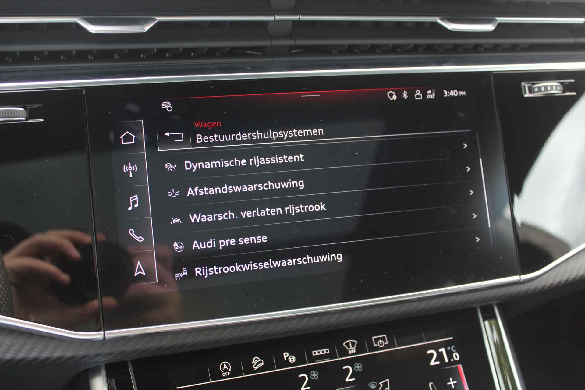 Audi RS Q8 4.0 TFSI quattro / Keramisch / Trekhaak / Panoramadak / 360Camera / Head-up / Softclose / B&O / 23'' / Keyless / Standverwarming / ACC / Sportuitlaat / Valcona leder - 27/36