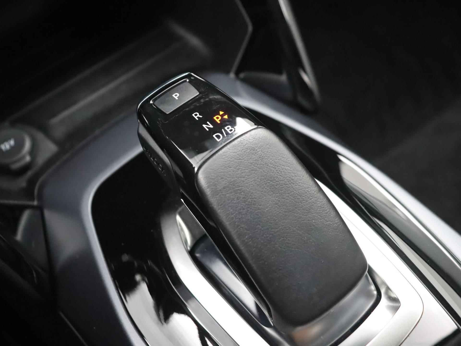Peugeot e-2008 EV Allure 50 kWh | Navigatie | i-Cockpit | Stoelverwarming | Parkeerhulp | Lane assist | - 18/33