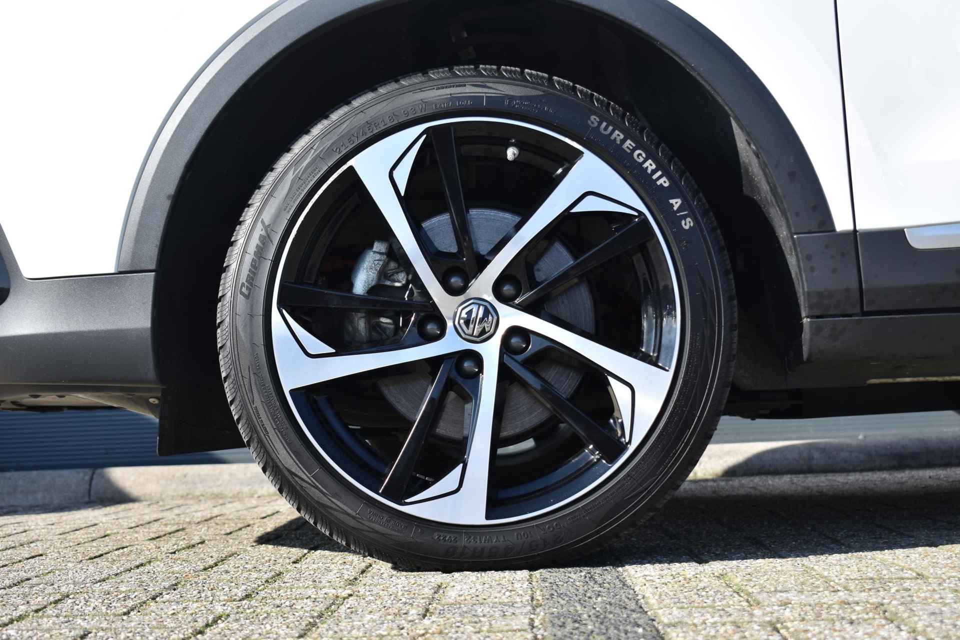 MG ZS EV Luxury 45 kWh 143pk | Leder | Panorama-dak | Stoelverwarming | Navigatie | Apple Carplay & Android Auto | 1e eigenaar | Automaat - 9/39