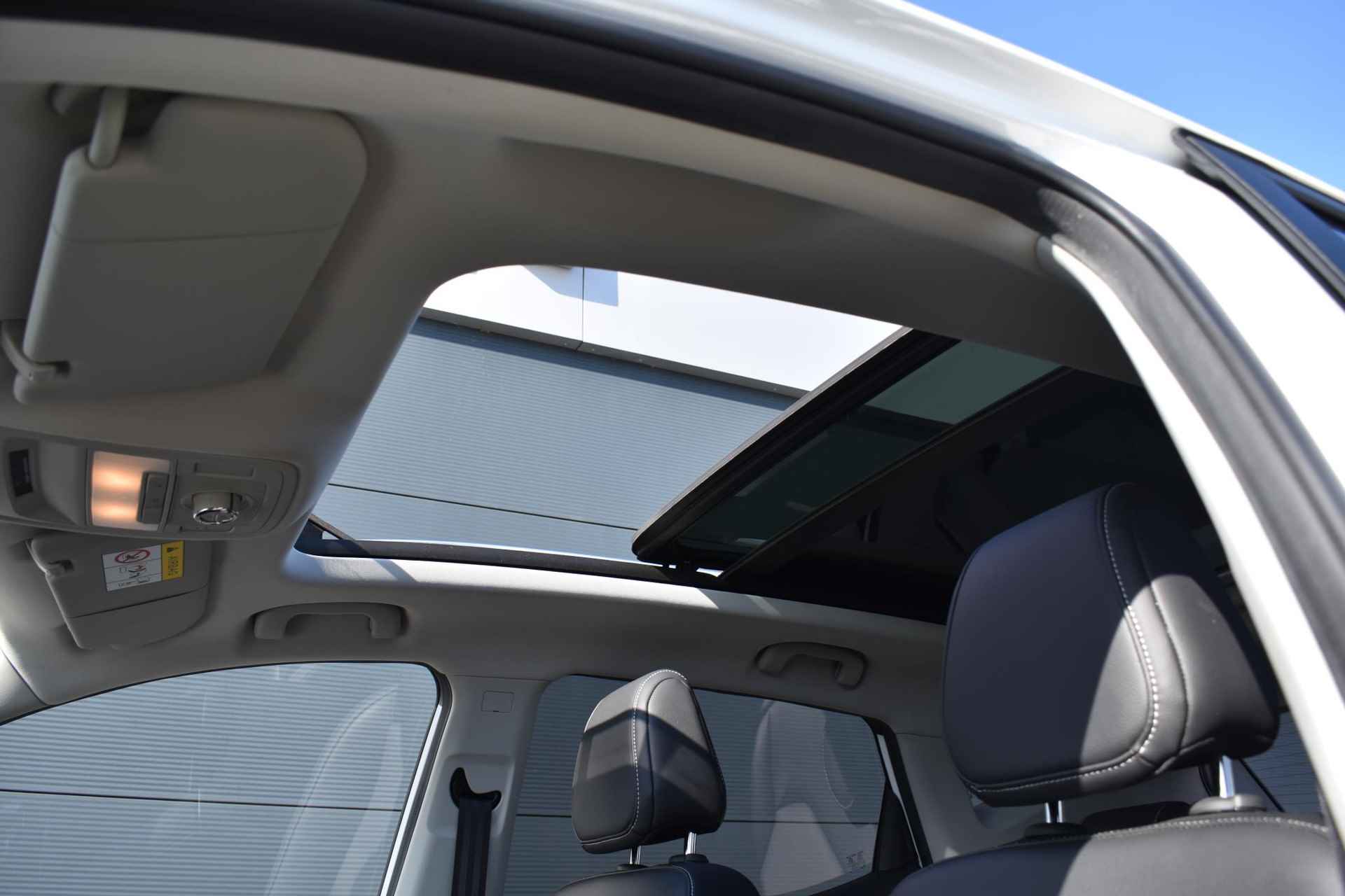 MG ZS EV Luxury 45 kWh 143pk | Leder | Panorama-dak | Stoelverwarming | Navigatie | Apple Carplay & Android Auto | 1e eigenaar | Automaat - 17/39