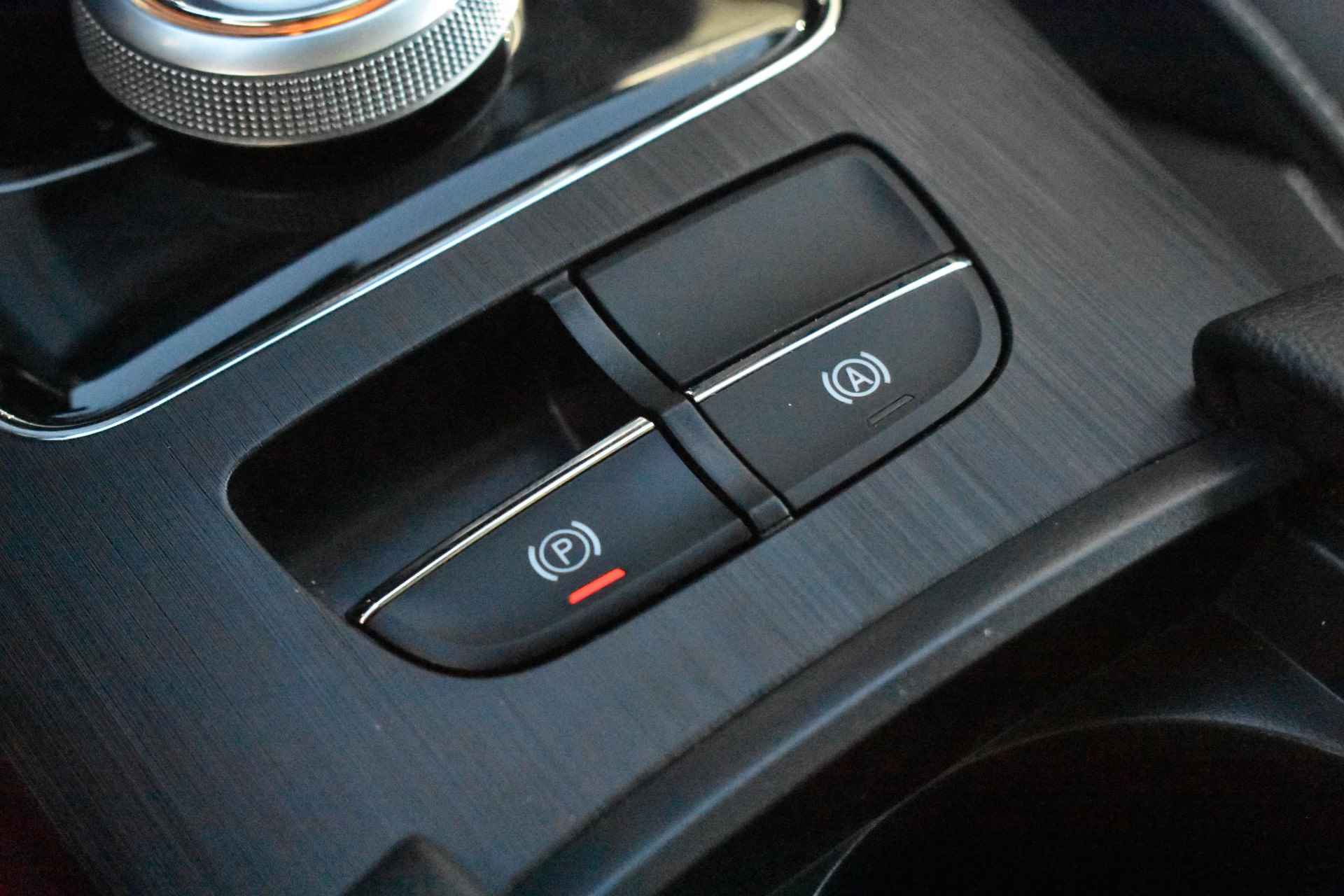 MG ZS EV Luxury 45 kWh 143pk | Leder | Panorama-dak | Stoelverwarming | Navigatie | Apple Carplay & Android Auto | 1e eigenaar | Automaat - 28/39