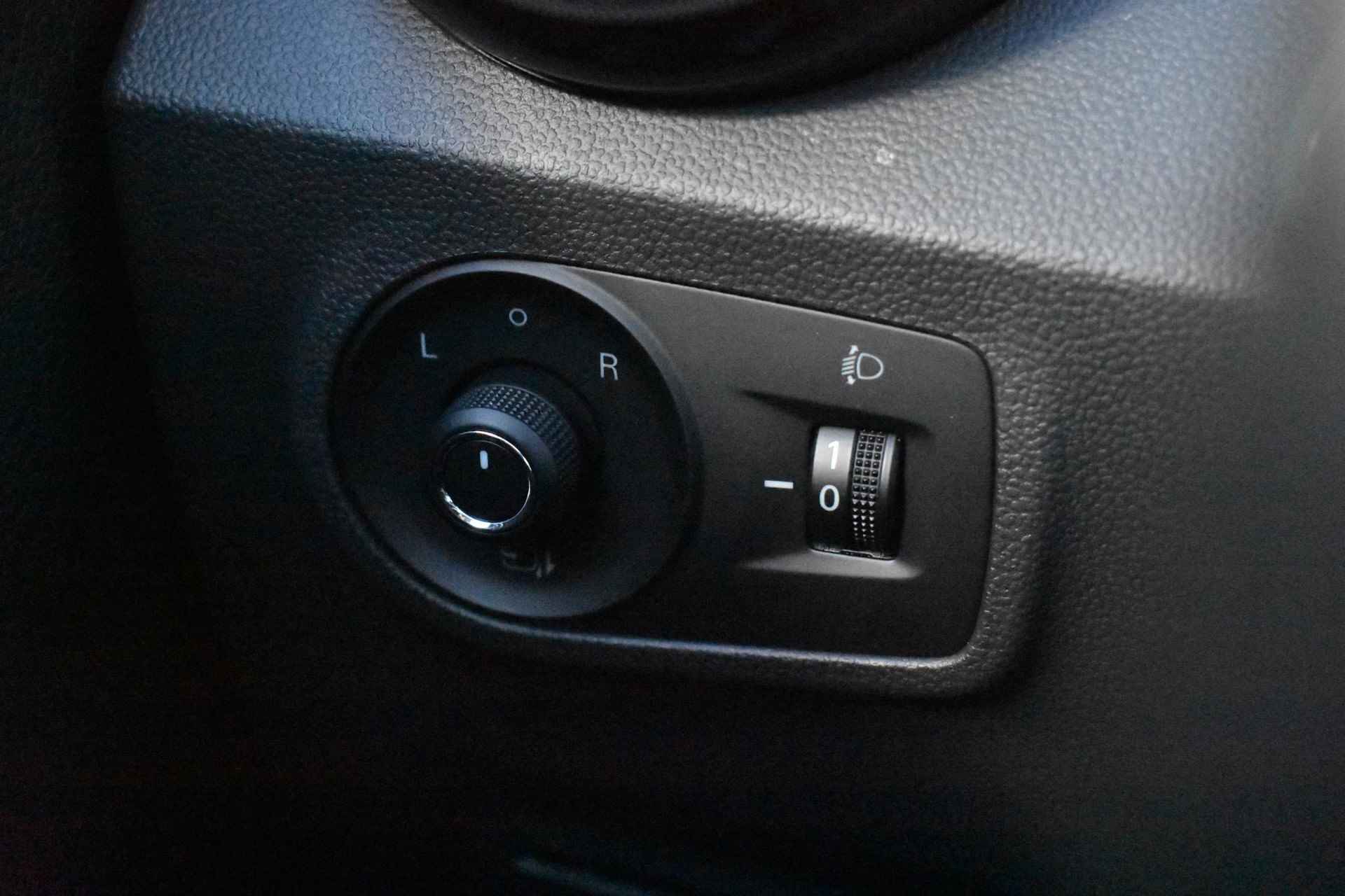 MG ZS EV Luxury 45 kWh 143pk | Leder | Panorama-dak | Stoelverwarming | Navigatie | Apple Carplay & Android Auto | 1e eigenaar | Automaat - 36/39
