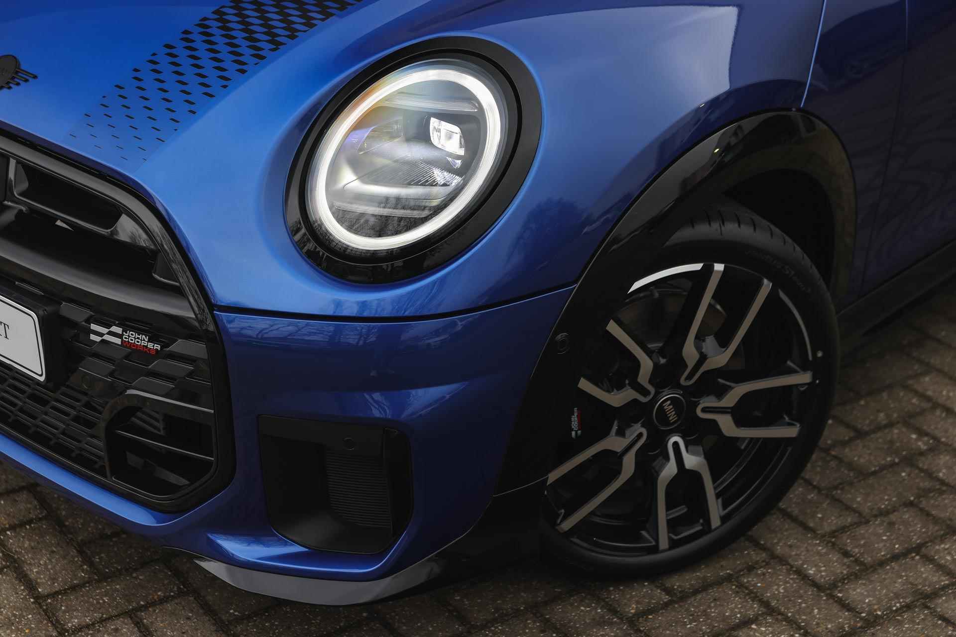 MINI Hatchback Cooper C Automaat / John Cooper Works / Pakket M / 18" JCW Lap Spoke 2-tone - 30/32