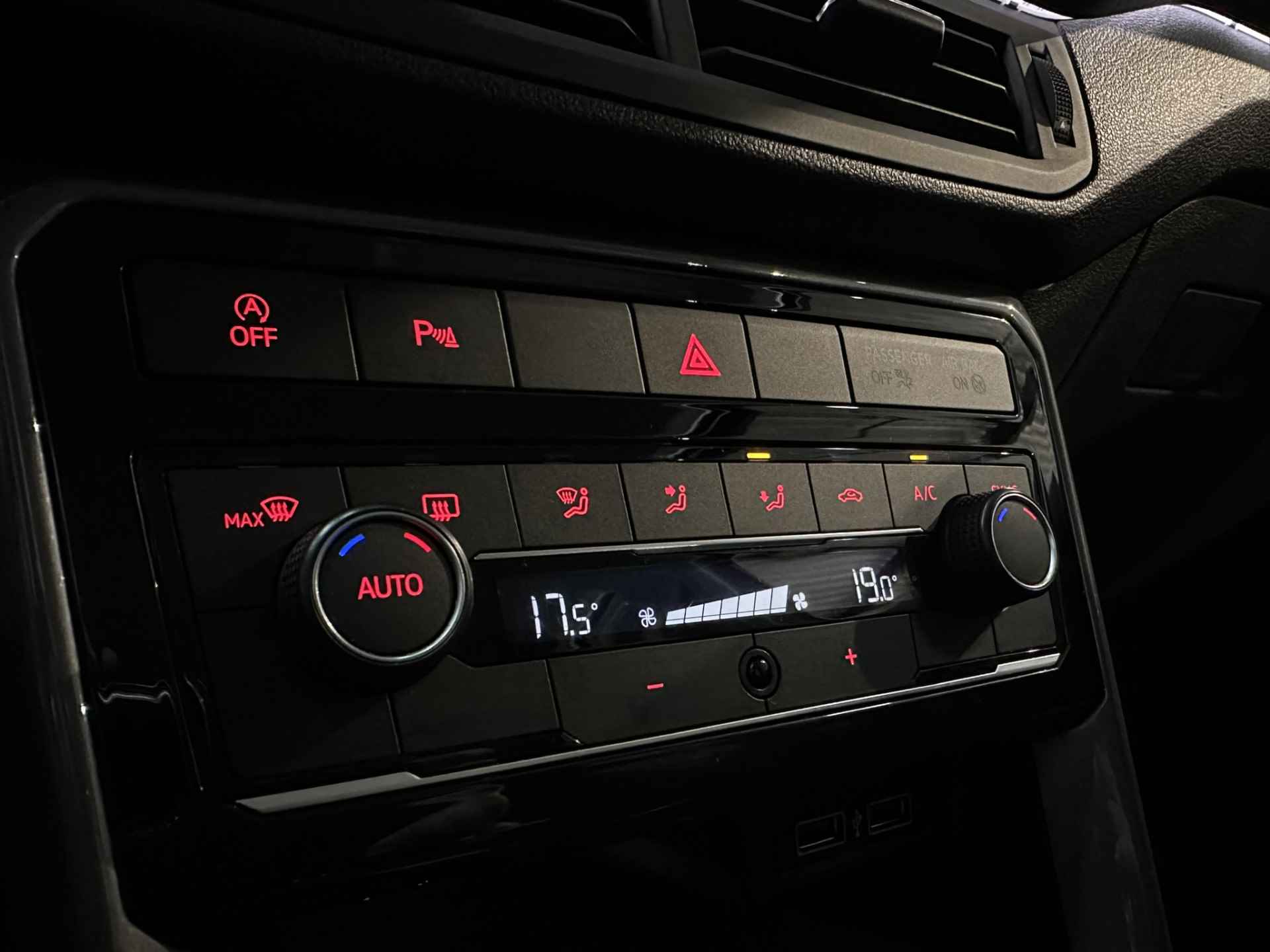 Volkswagen T-Cross 1.0 TSI Style LED | Automaat | Camera | Adaptive cruise | 17" velgen | Navigatie | Apple Carplay Android Auto | Isofix | NAP | - 22/37