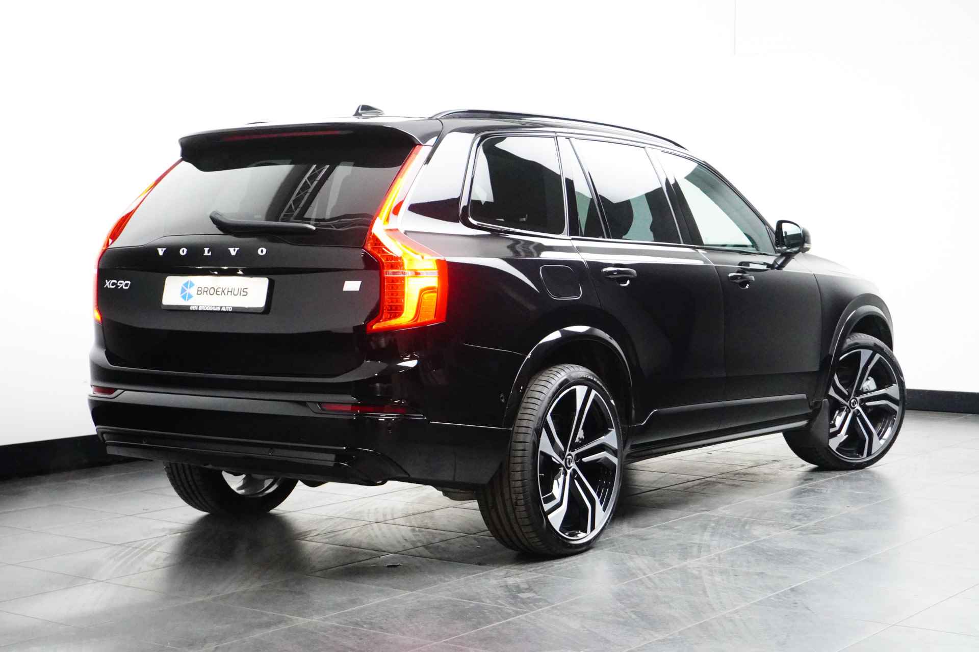 Volvo XC90 T8 Recharge AWD Ultra Dark | Luchtvering | Bowers & Wilkins | 360° Camera | Massage | Ventilatie | Panoramadak | Head-up display - 6/38