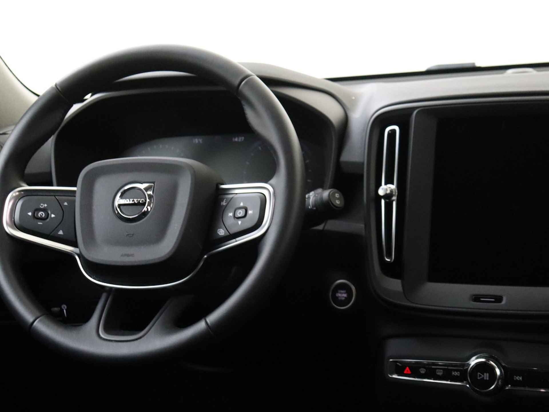 Volvo XC40 1.5 T2 Momentum. Core | Sensus navigatiepakket | Stoel en stuurw - 11/35