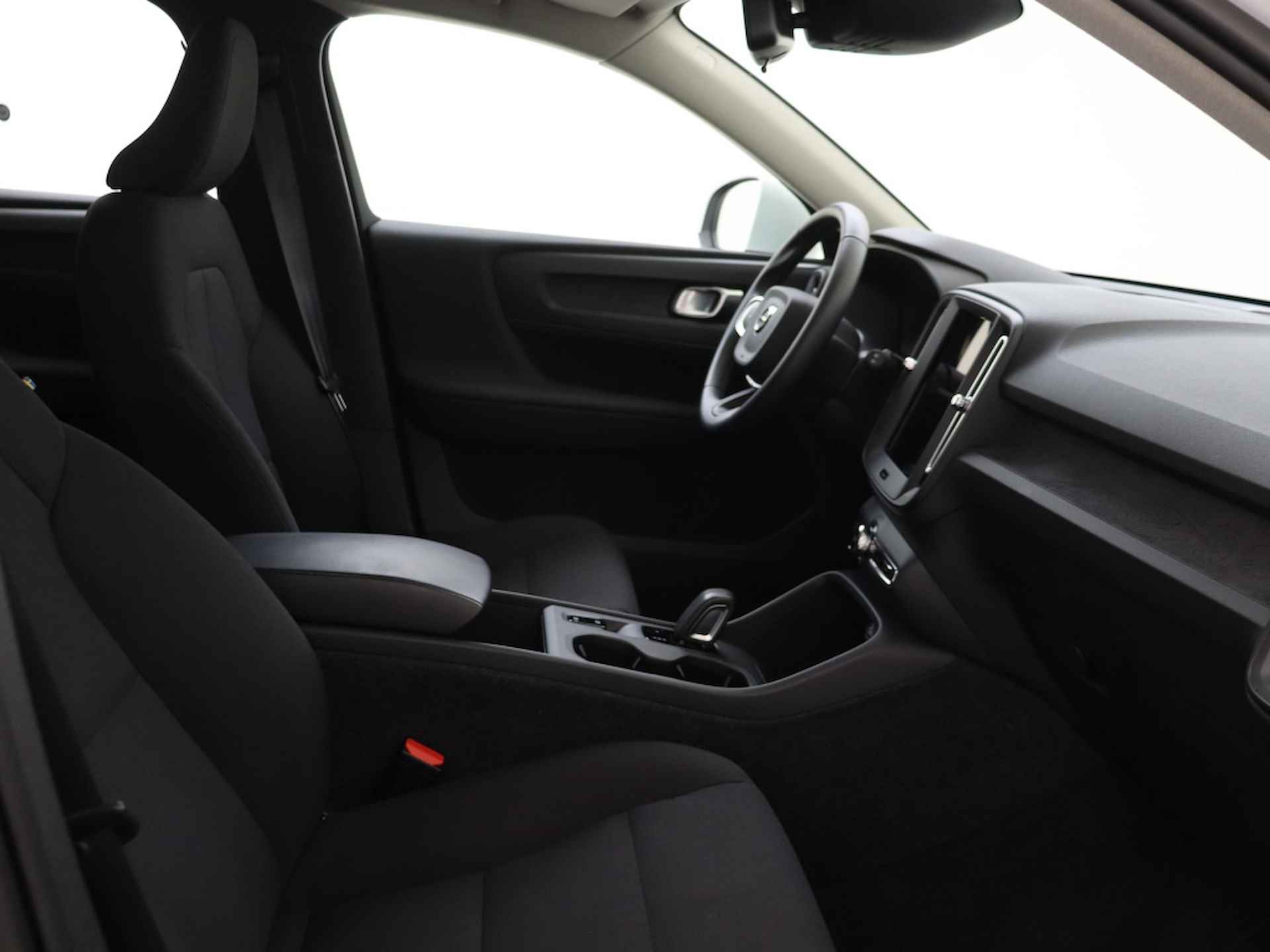 Volvo XC40 1.5 T2 Momentum. Core | Sensus navigatiepakket | Stoel en stuurw - 13/35