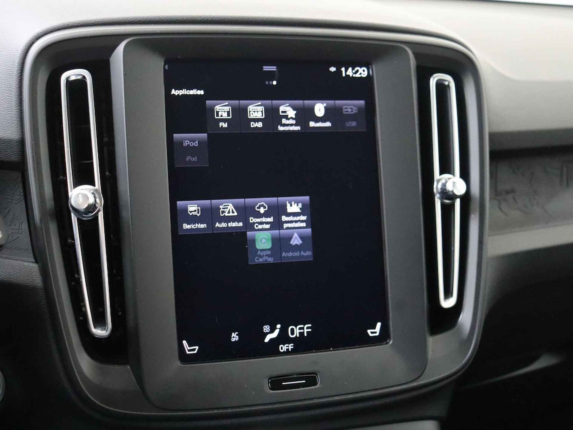 Volvo XC40 1.5 T2 Momentum. Core | Sensus navigatiepakket | Stoel en stuurw - 27/35