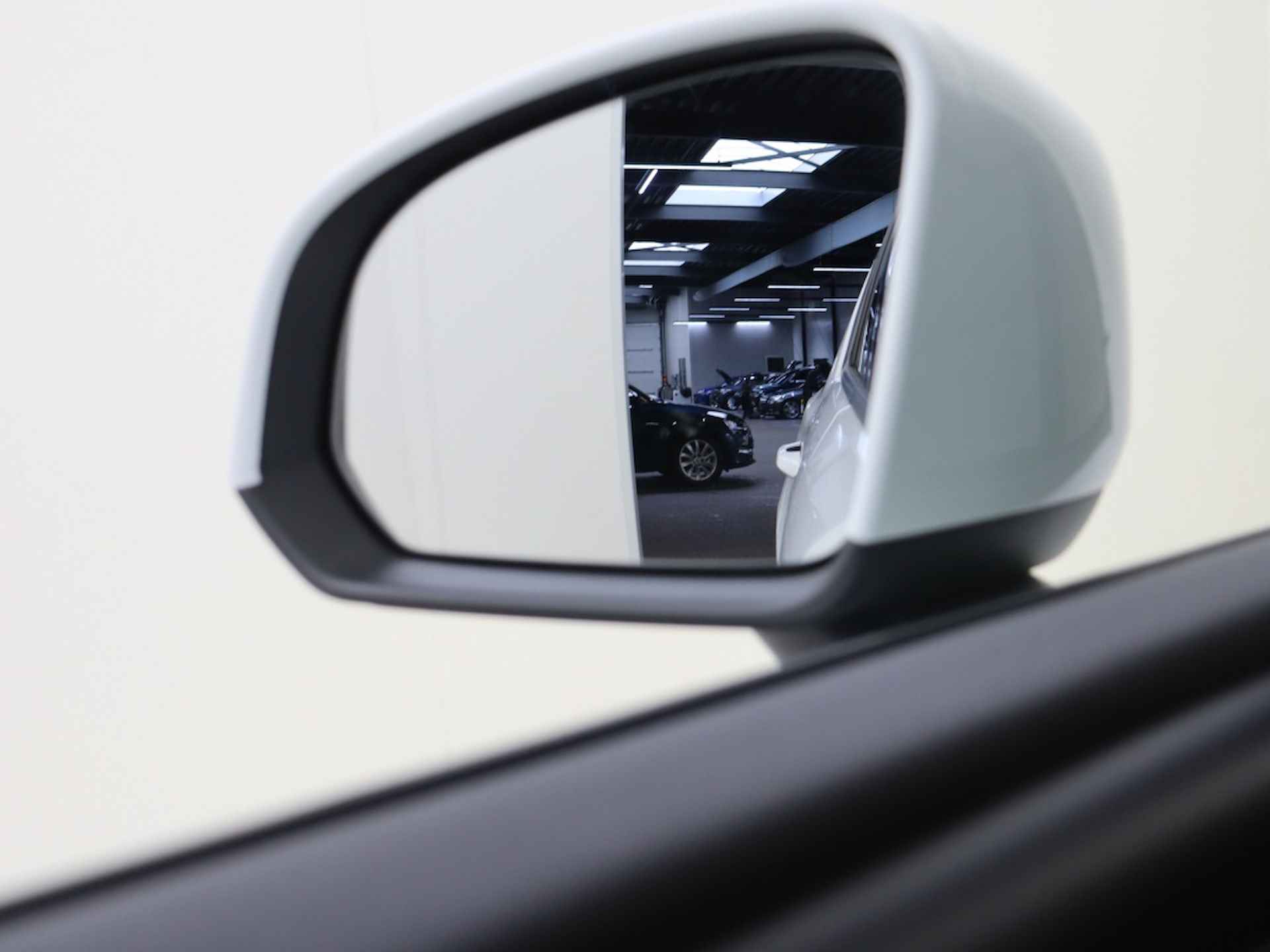 Volvo XC40 1.5 T2 Momentum. Core | Sensus navigatiepakket | Stoel en stuurw - 30/35