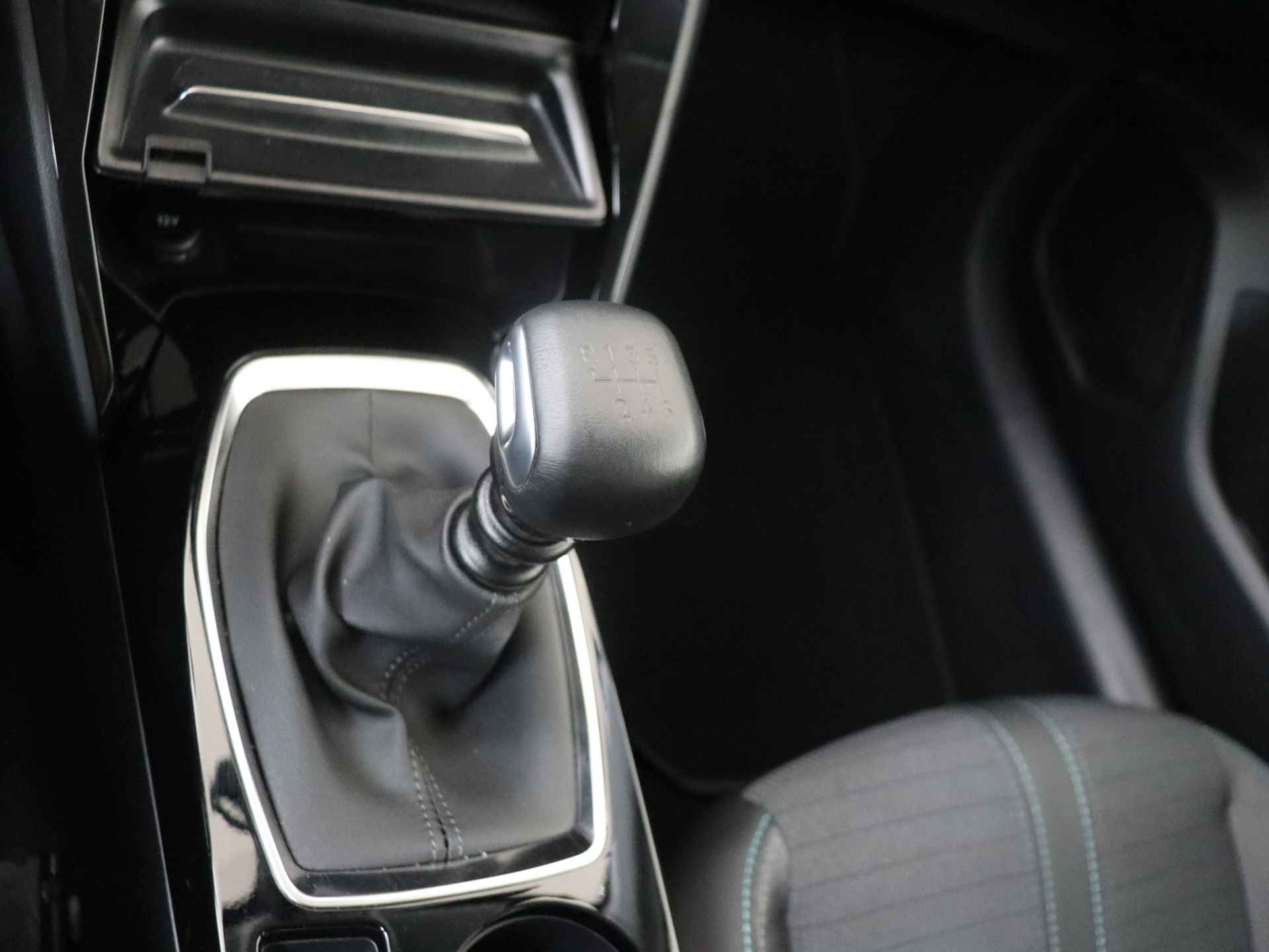 Peugeot 208 1.2 100pk Allure 5 deurs | Navigatie by App | Climate Control - 18/31