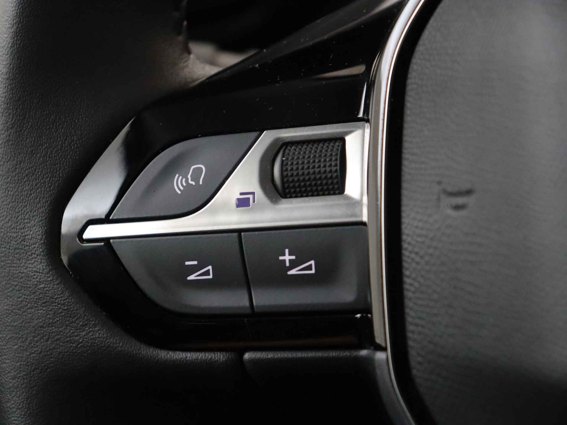 Peugeot 208 1.2 100pk Allure 5 deurs | Navigatie by App | Climate Control - 19/31