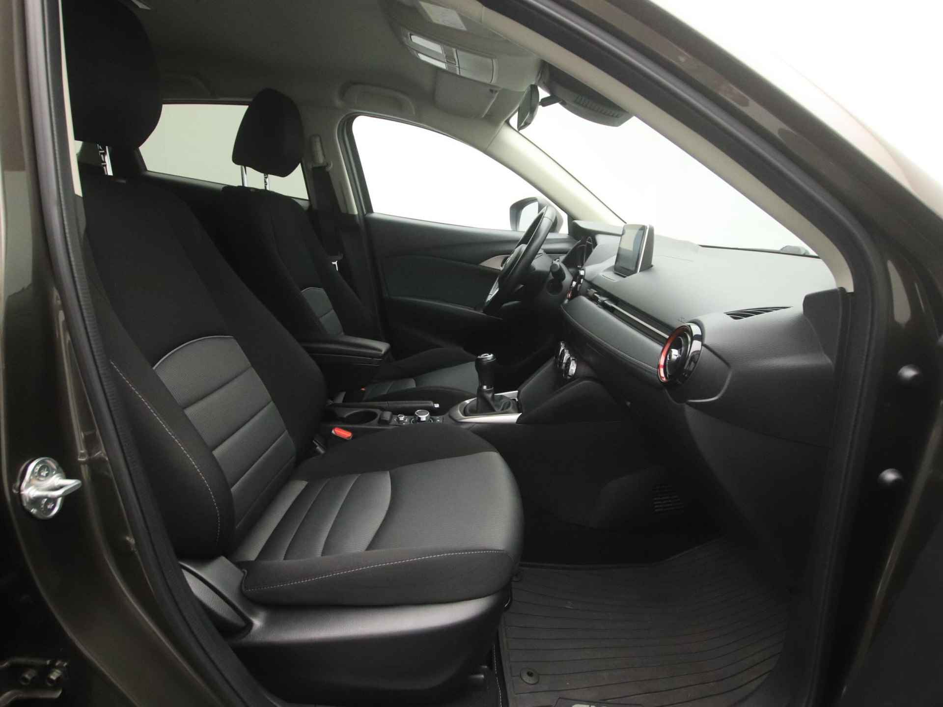 Mazda CX-3 2.0 SkyActiv-G TS+ met navigatie, Apple CarPlay, achteruitrijcamera, afneembare trekhaak en all-weather banden : dealer onderhouden - 19/43