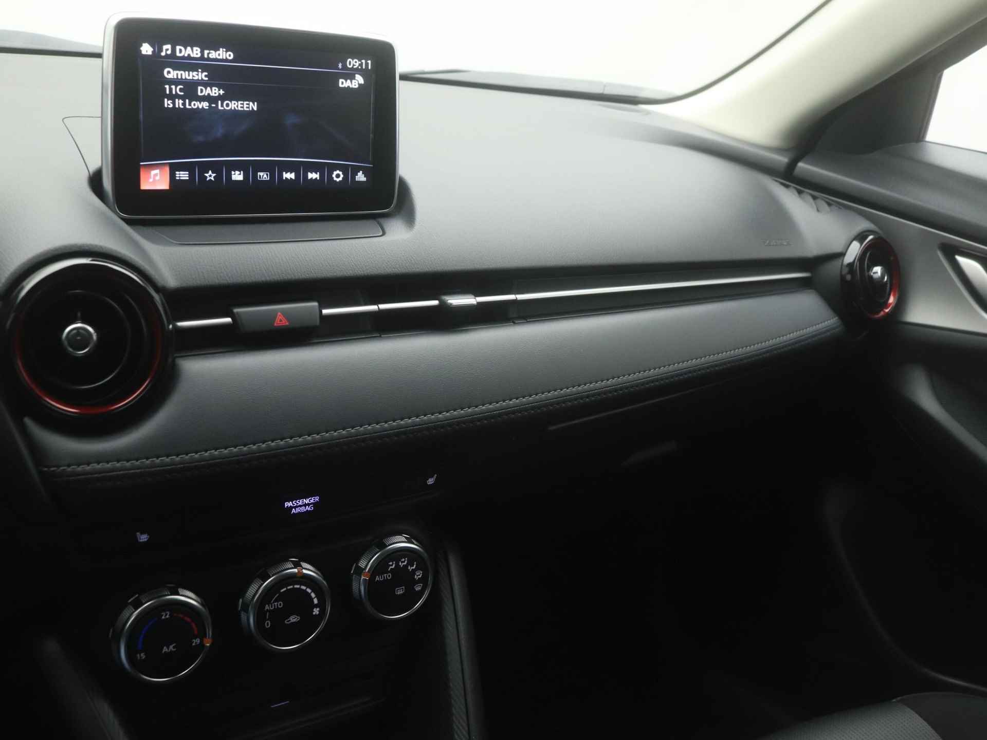 Mazda CX-3 2.0 SkyActiv-G TS+ met navigatie, Apple CarPlay, achteruitrijcamera, afneembare trekhaak en all-weather banden : dealer onderhouden - 28/43