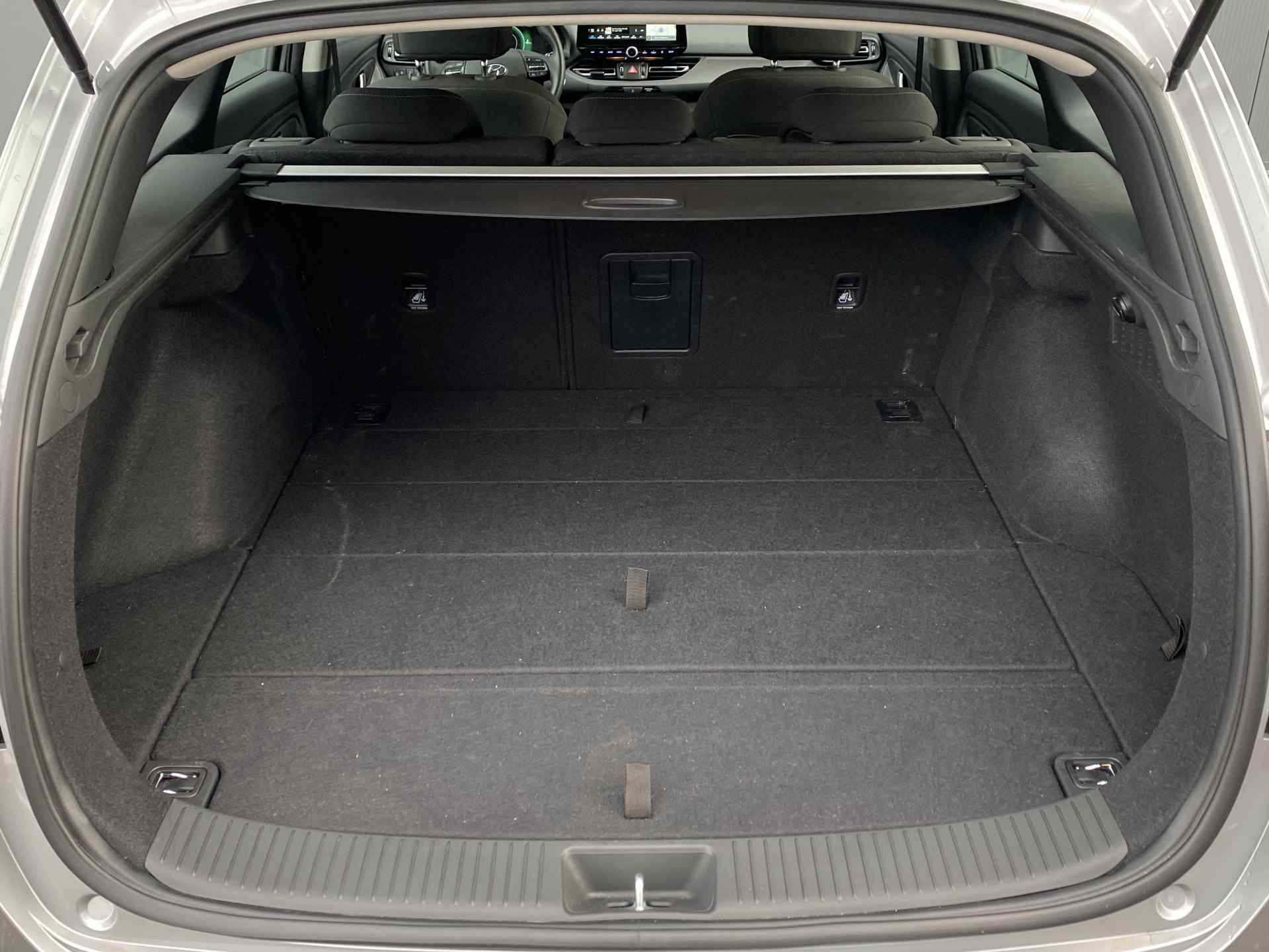 Hyundai i30 Wagon 1.0 T-GDI 120pk MHEV Comfort Smart | Camera | Climate | Keyless | NL. Auto | Full Led | Navigatie | 16" Lichtmetaal | Park - 12/30