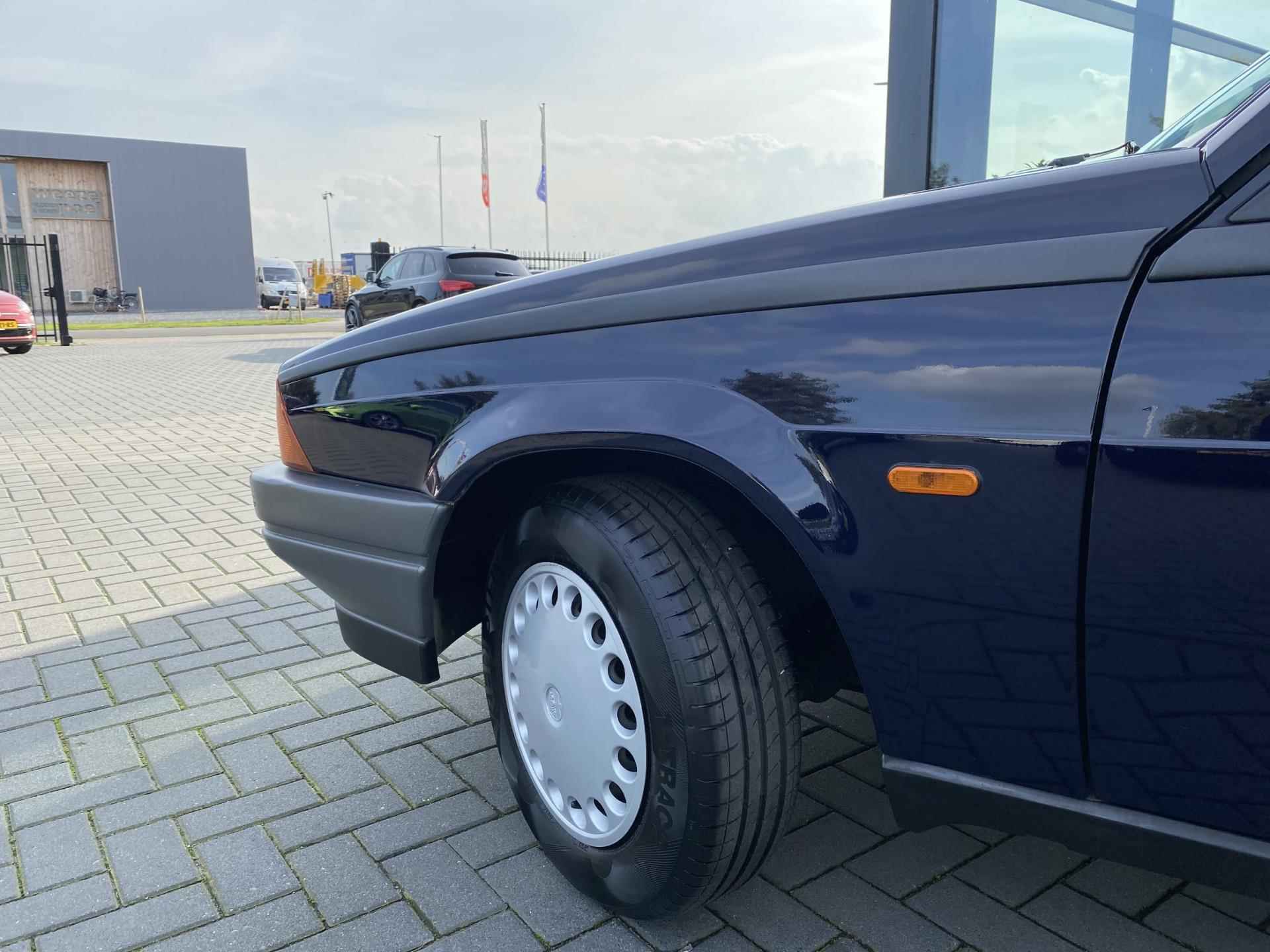 Alfa Romeo 75 1.8 Super Staat * NAP * NL Auto - 13/32