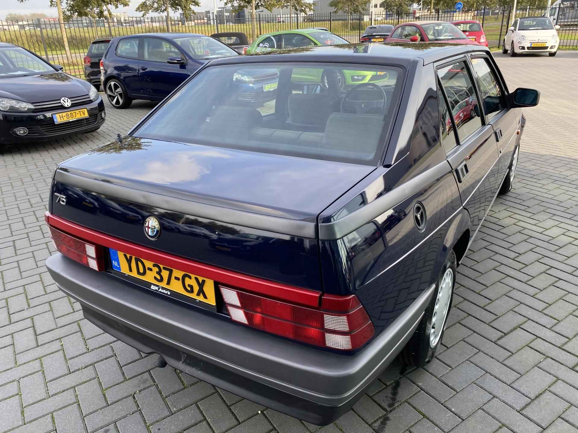 Alfa Romeo 75 1.8 Super Staat * NAP * NL Auto - 21/32