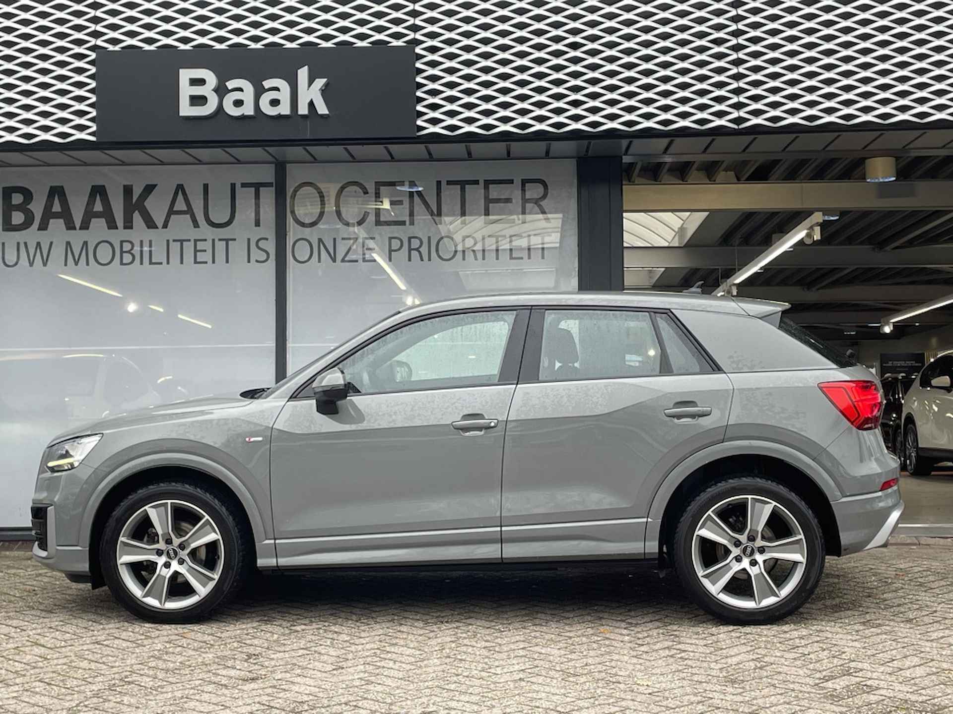 Audi Q2 35 TFSI S Edition - 8/31