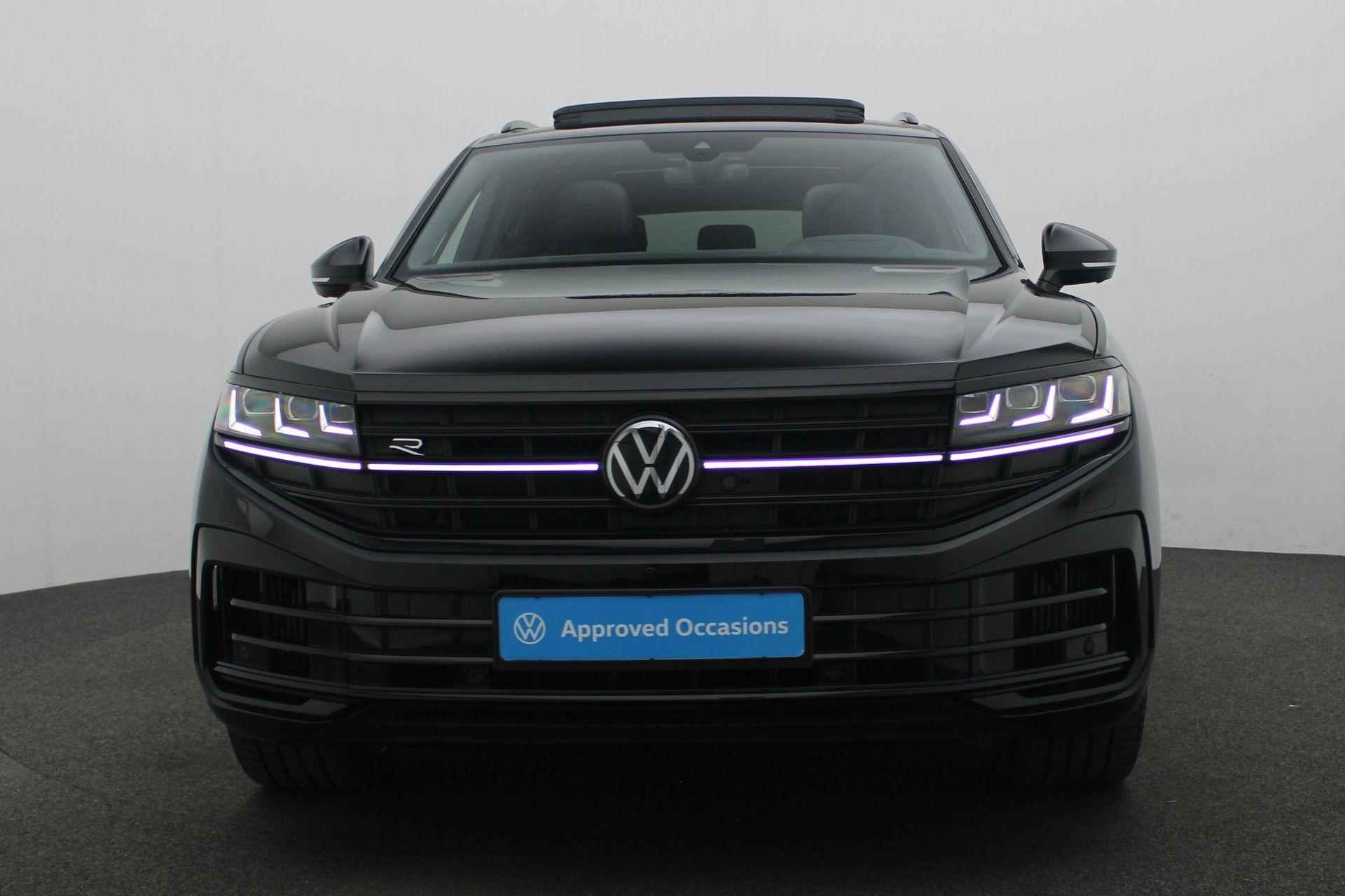 Volkswagen Touareg 3.0 TSi 462 pk eHybrid 4MOTION R | Panoramadak | Trekhaak | Leder | Geheugen/massagestoelen | Nachtzicht | Stoelventilatie | Dynaudio - 23/50