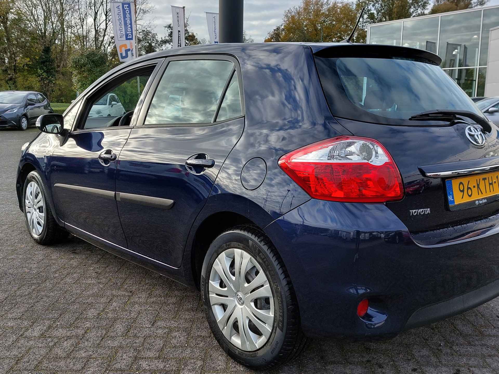 Toyota Auris 1.3 16v 101pk Aspiration 5-Deurs | Origineel NL | Navi | Clima | Cruise | Bluetooth Carkit+Streaming | Elek.Inklap.Spiegels | Cv+Ab | Stuurbekrachtiging - 32/36