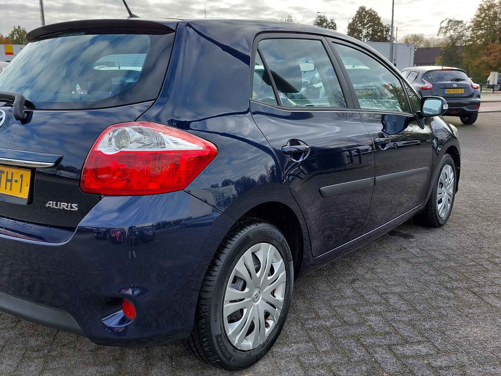 Toyota Auris 1.3 16v 101pk Aspiration 5-Deurs | Origineel NL | Navi | Clima | Cruise | Bluetooth Carkit+Streaming | Elek.Inklap.Spiegels | Cv+Ab | Stuurbekrachtiging - 35/36