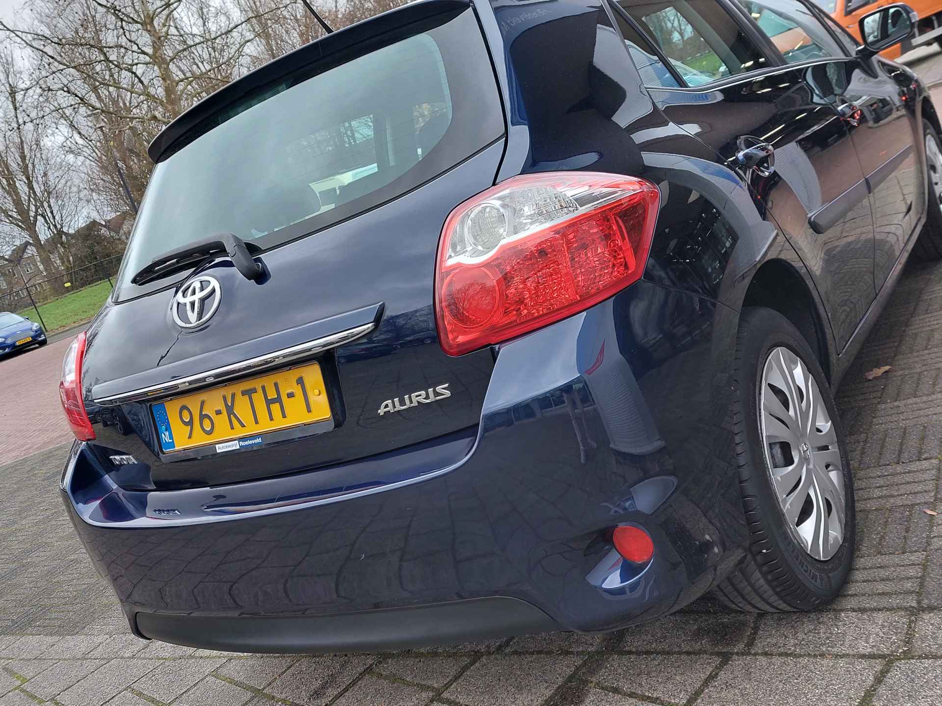 Toyota Auris 1.3 16v 101pk Aspiration 5-Deurs | Origineel NL | Navi | Clima | Cruise | Bluetooth Carkit+Streaming | Elek.Inklap.Spiegels | Cv+Ab | Stuurbekrachtiging - 35/43