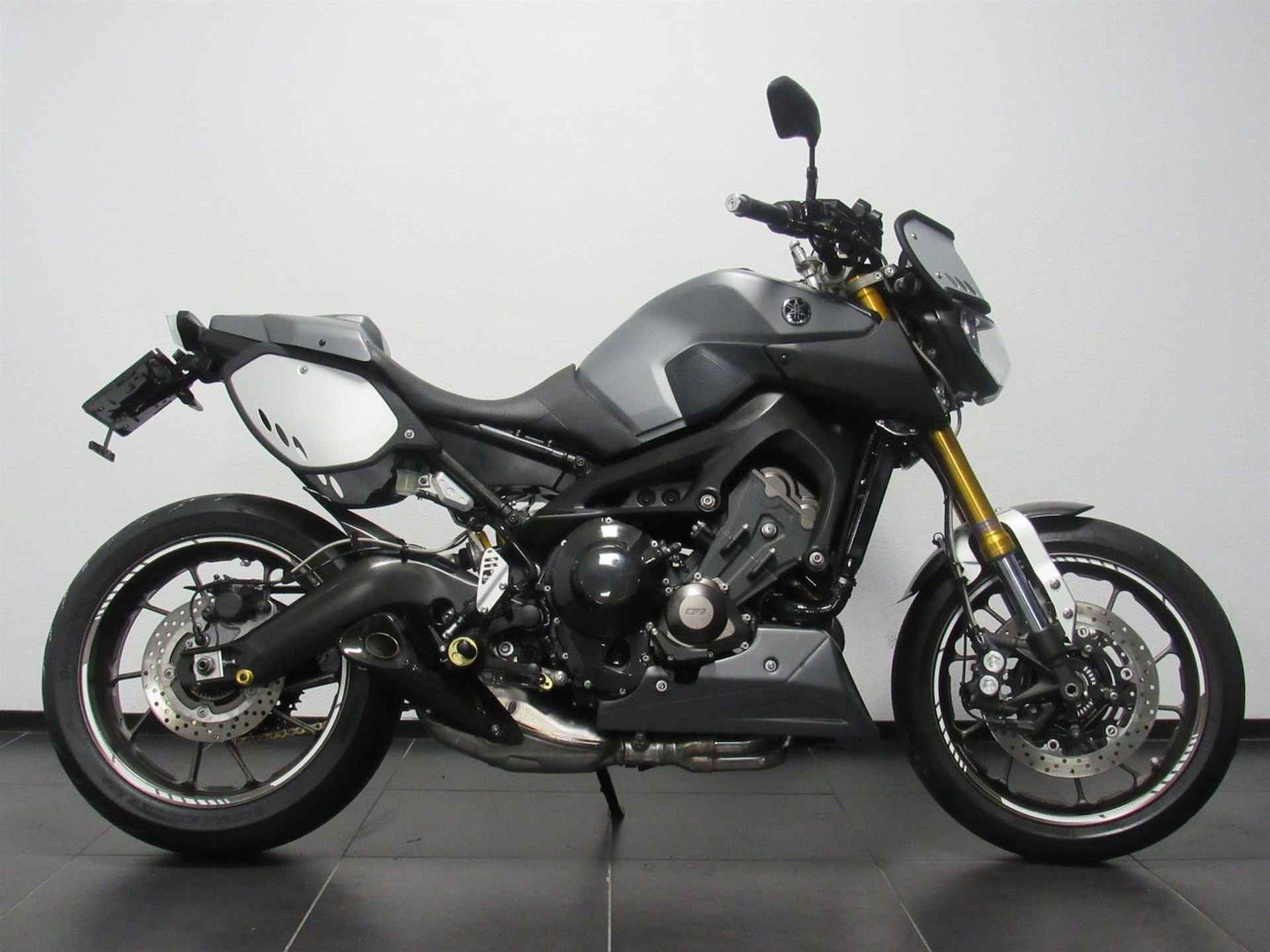 YAMAHA MT-09 SPORT TRACKER - 2016 - 1/12