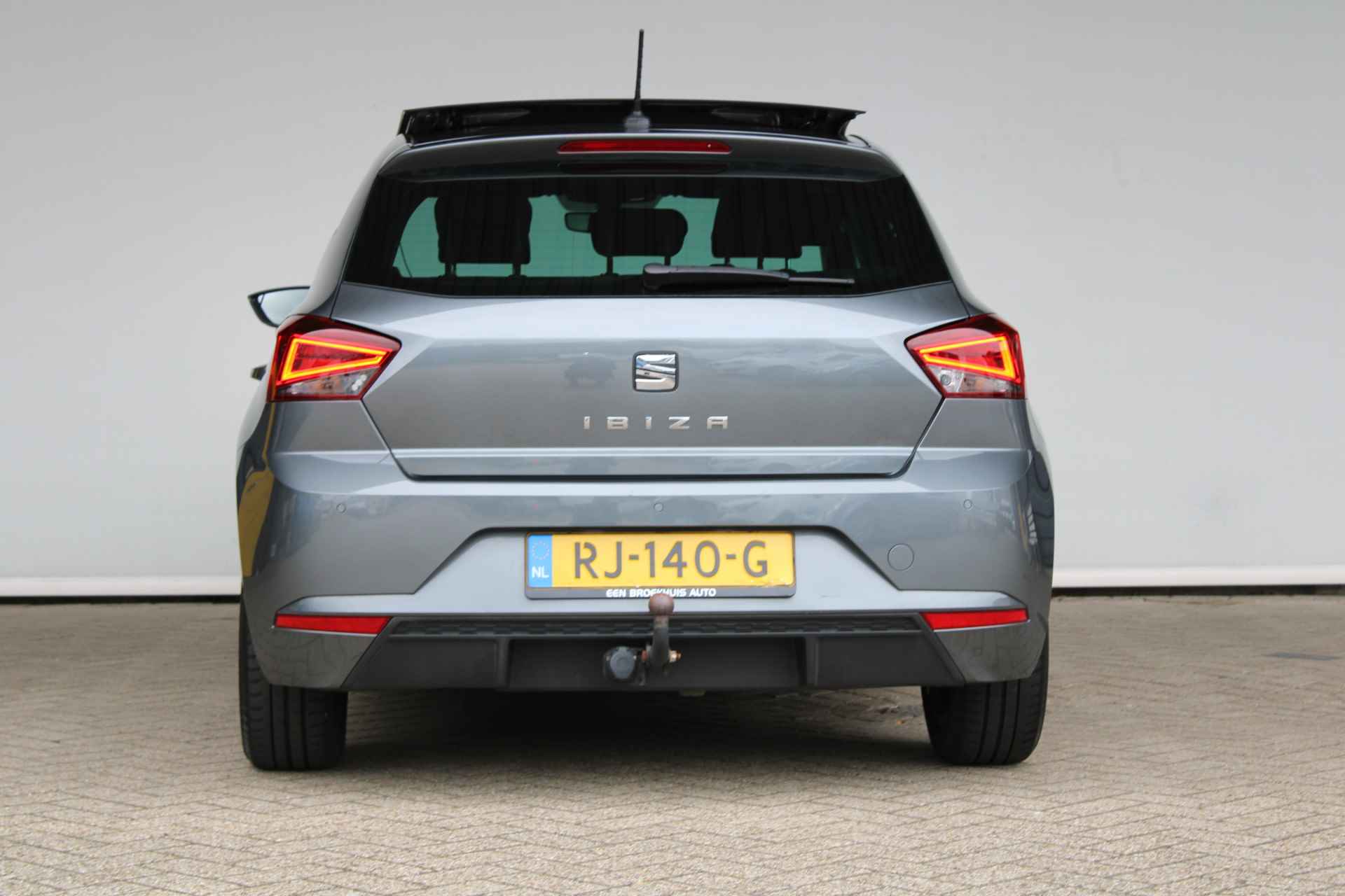 SEAT Ibiza 1.0 TSI Excellence FULL LED/PANORAMA/CLIMATE/KEYLESS/PARK PILOT/NAVI - 6/30