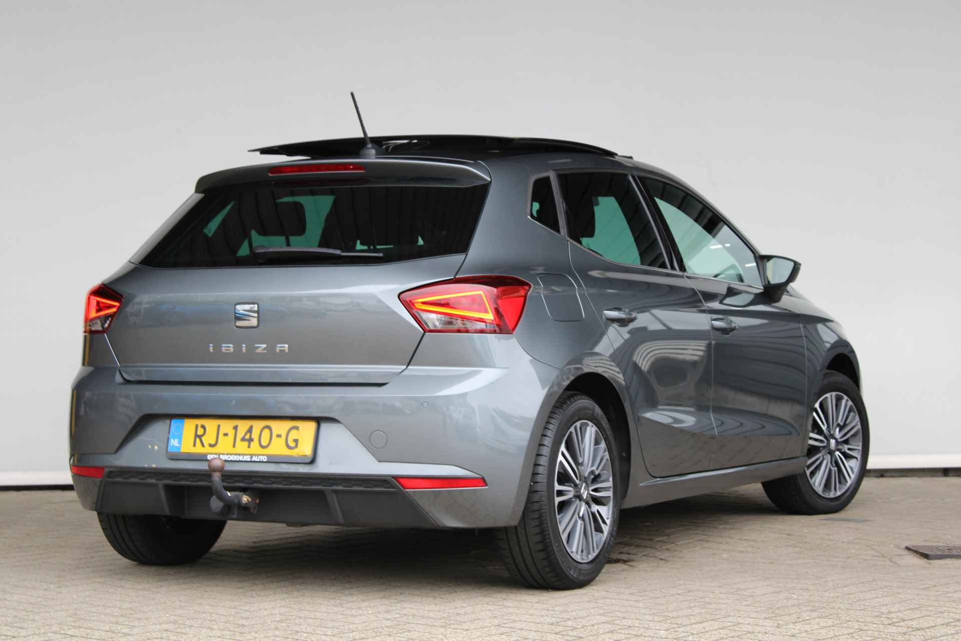 SEAT Ibiza 1.0 TSI Excellence FULL LED/PANORAMA/CLIMATE/KEYLESS/PARK PILOT/NAVI - 7/30