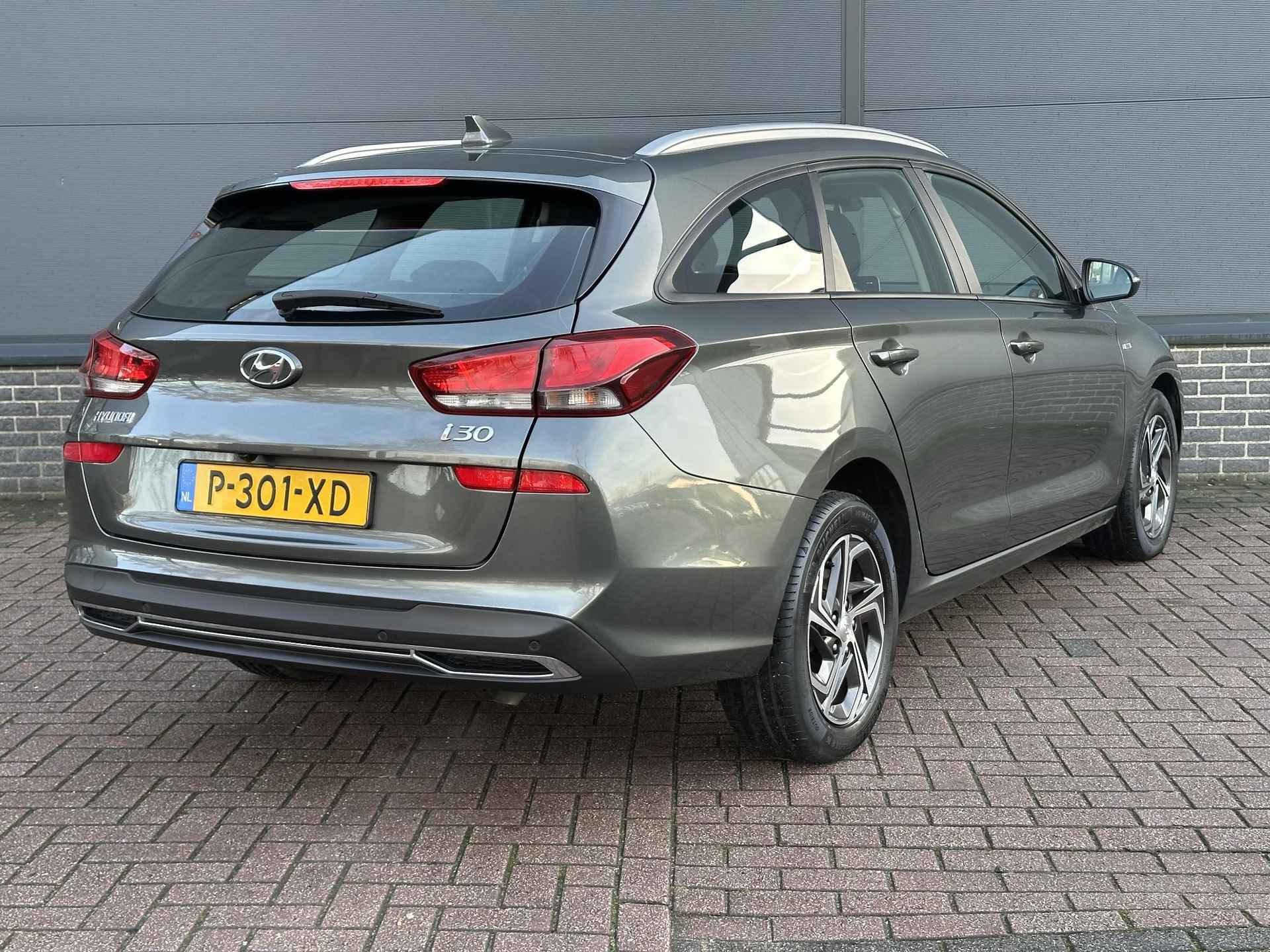 Hyundai i30 Wagon 1.0 T-GDi MHEV Comfort Smart / Navigatie / Achteruitrij camera / Keyless / Climate control / Apple carplay&Android auto / - 3/31