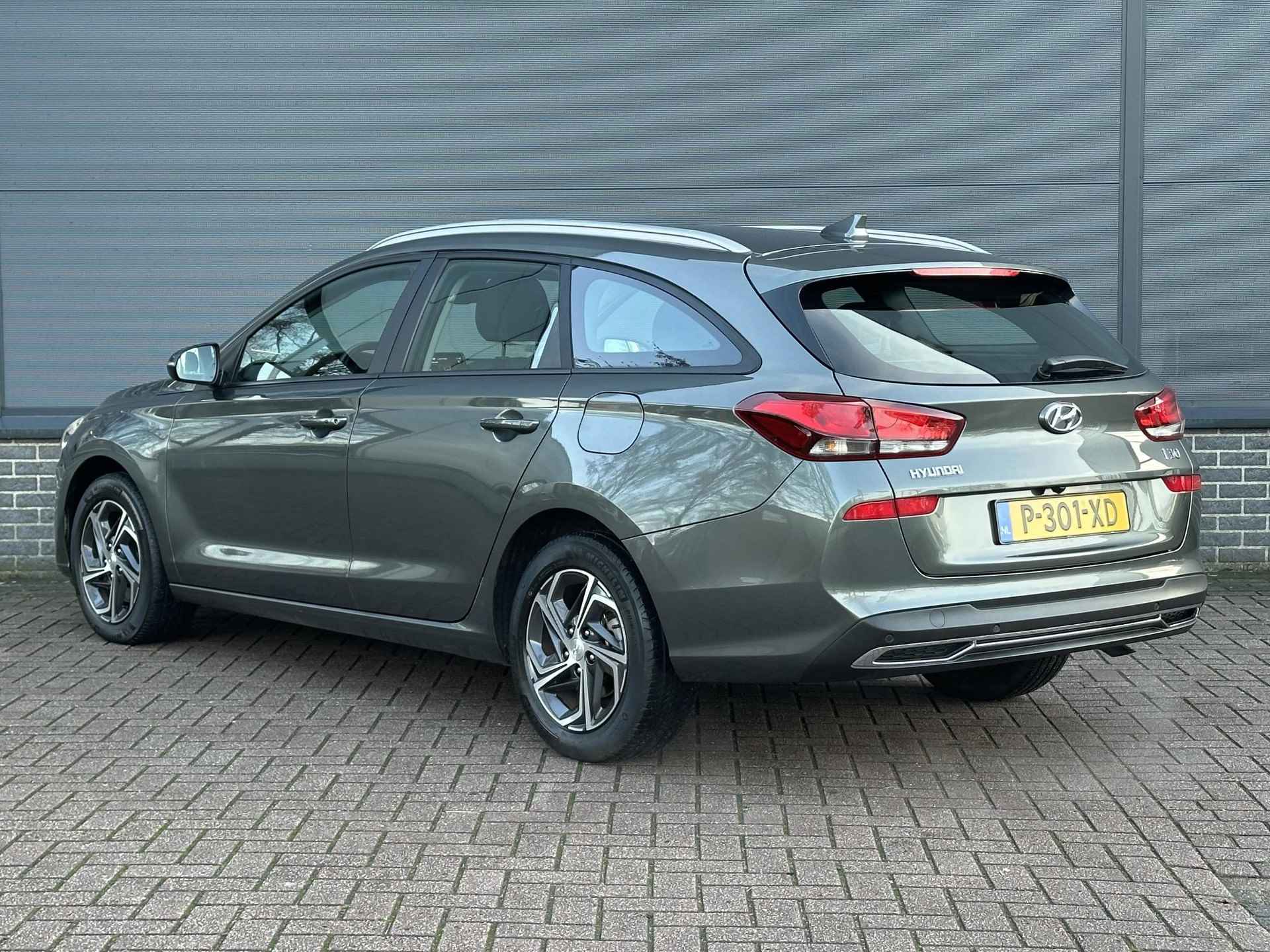 Hyundai i30 Wagon 1.0 T-GDi MHEV Comfort Smart / Navigatie / Achteruitrij camera / Keyless / Climate control / Apple carplay&Android auto / - 15/31