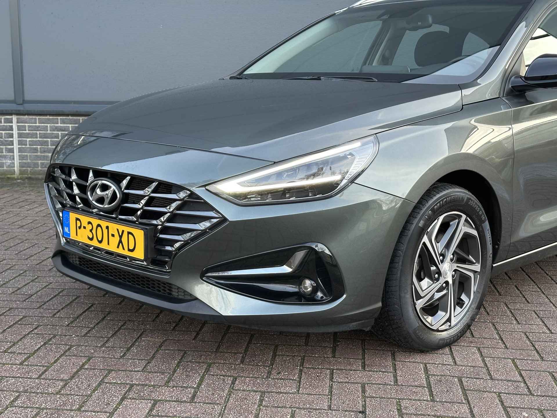 Hyundai i30 Wagon 1.0 T-GDi MHEV Comfort Smart / Navigatie / Achteruitrij camera / Keyless / Climate control / Apple carplay&Android auto / - 20/31