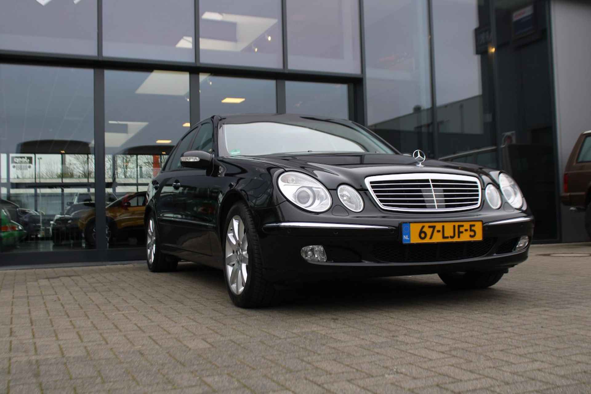 MERCEDES-BENZ E-klasse 500 ELEGANCE V8 / Youngtimer / Unieke staat - 5/62