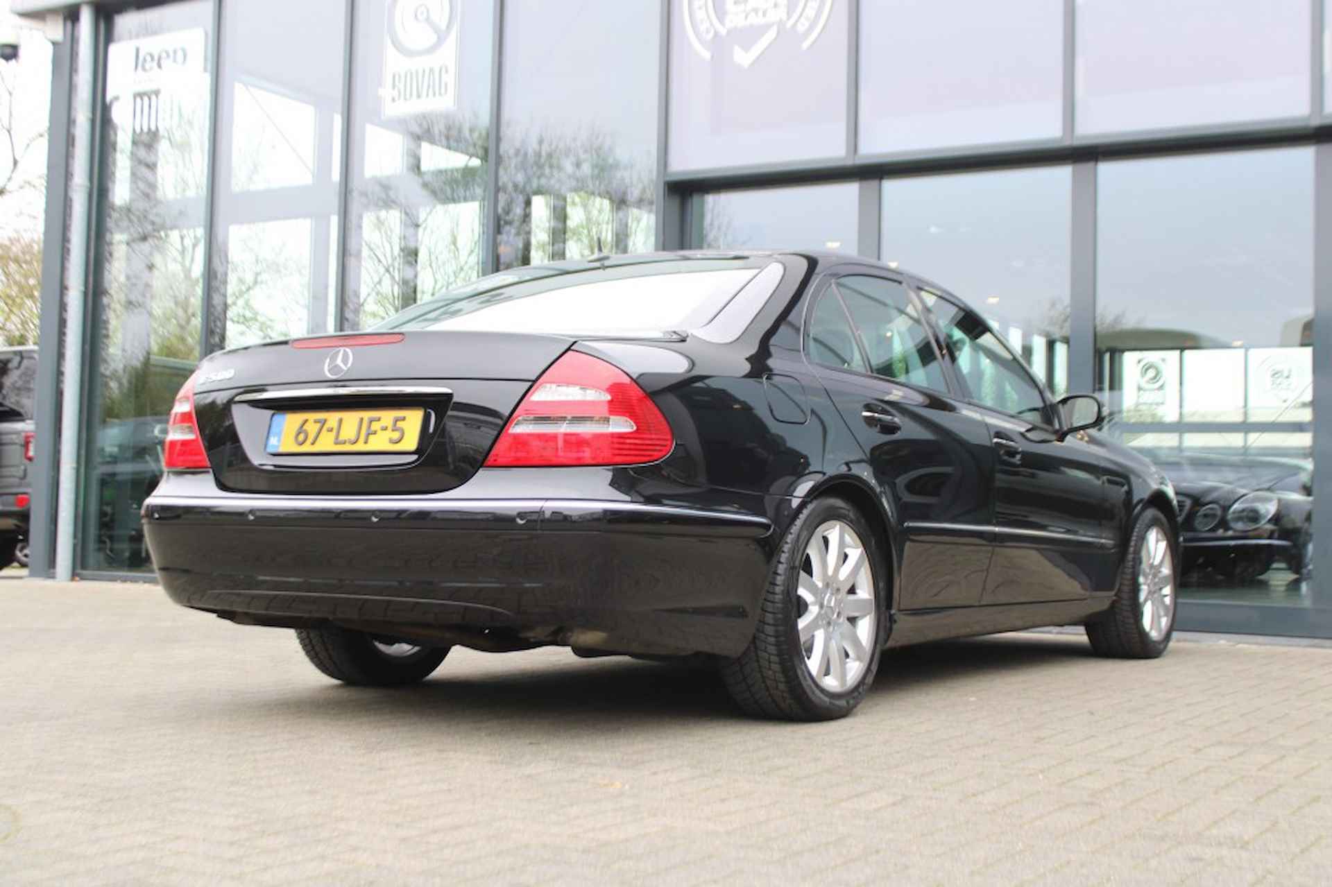 MERCEDES-BENZ E-klasse 500 ELEGANCE V8 / Youngtimer / Unieke staat - 8/62