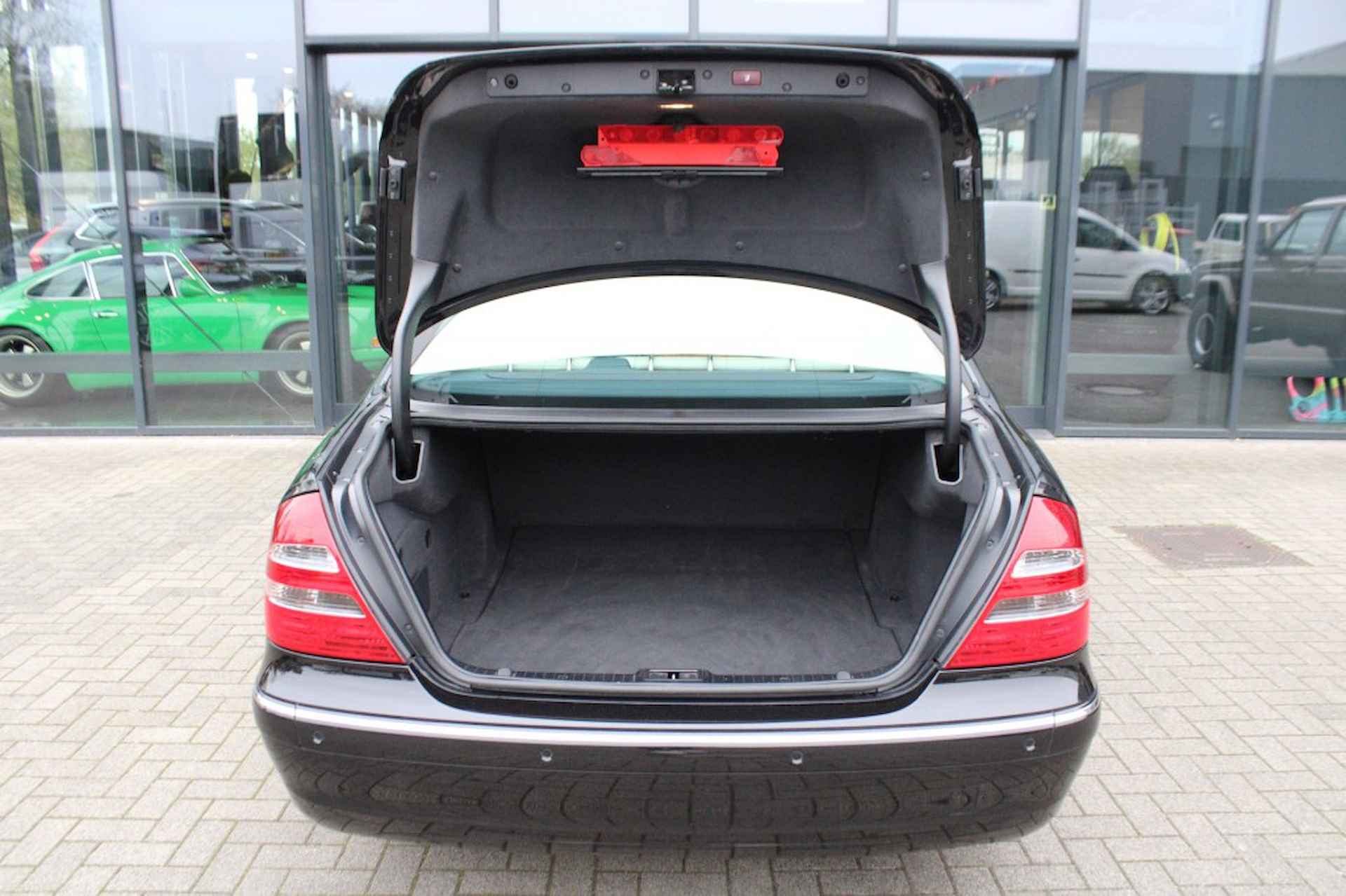 MERCEDES-BENZ E-klasse 500 ELEGANCE V8 / Youngtimer / Unieke staat - 10/62