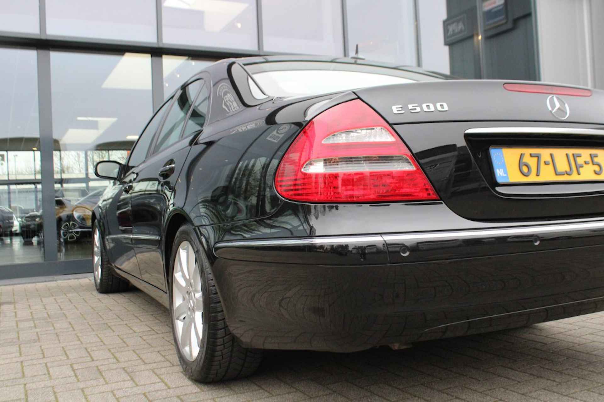 MERCEDES-BENZ E-klasse 500 ELEGANCE V8 / Youngtimer / Unieke staat - 36/62