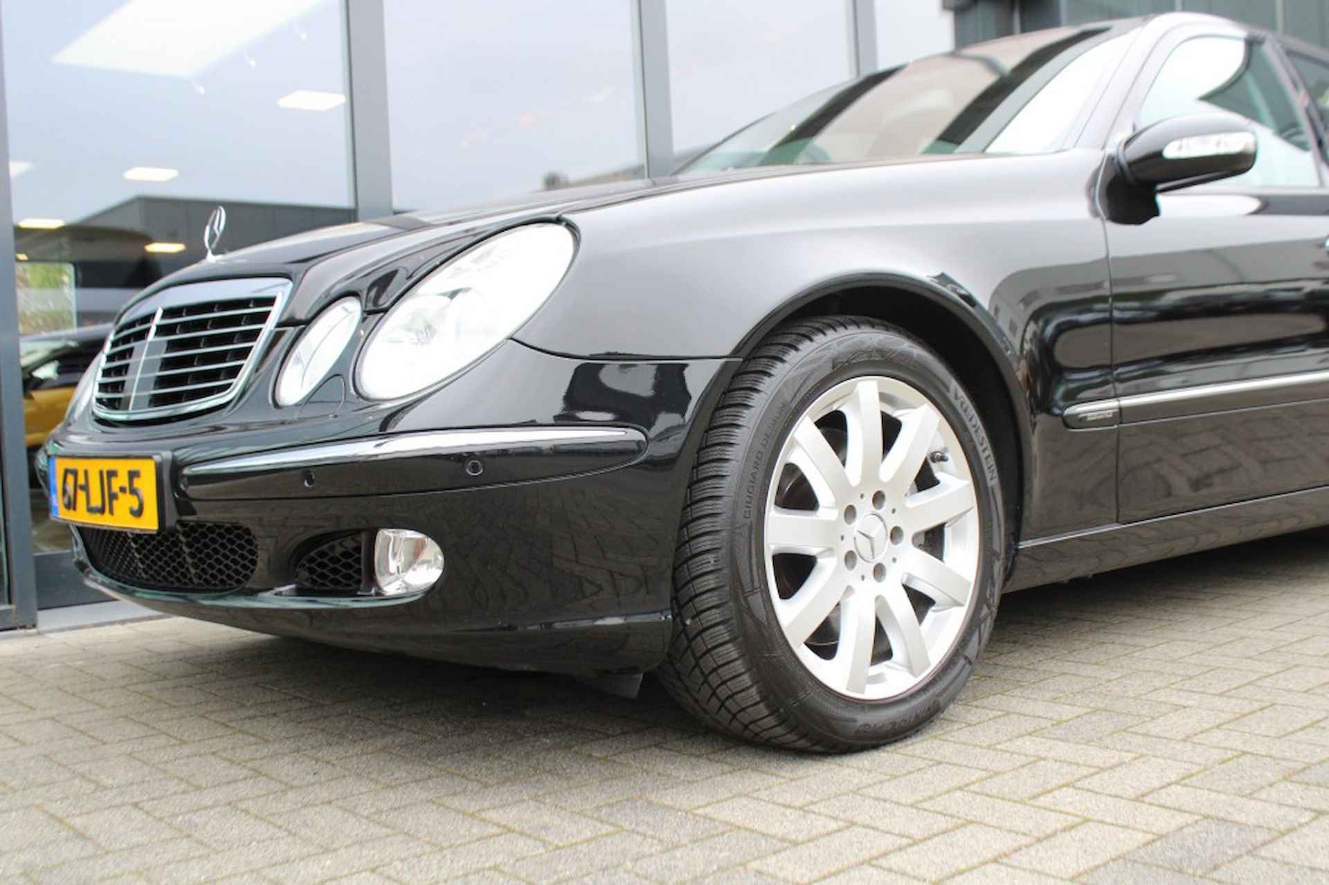 MERCEDES-BENZ E-klasse 500 ELEGANCE V8 / Youngtimer / Unieke staat - 39/62