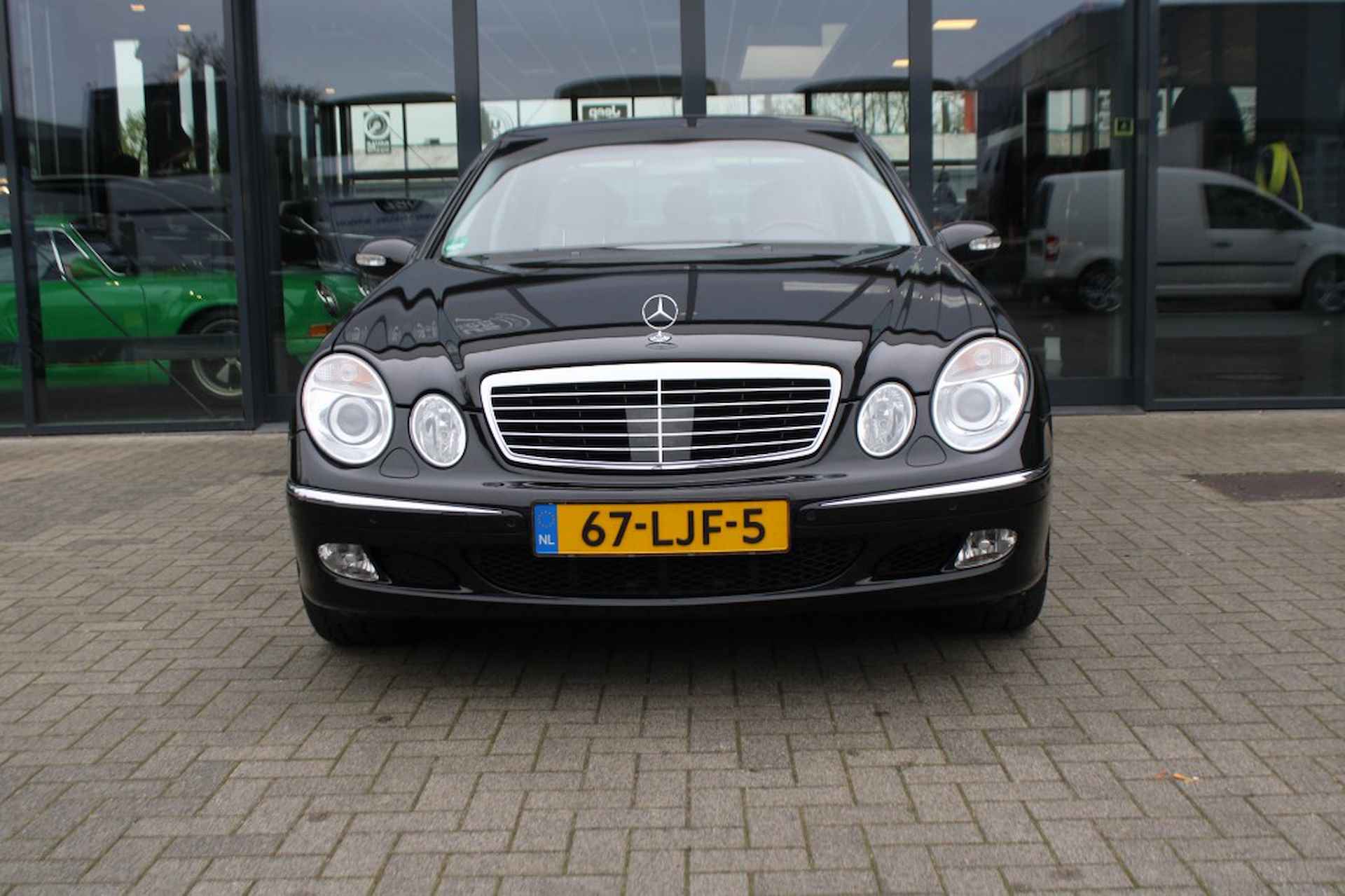 MERCEDES-BENZ E-klasse 500 ELEGANCE V8 / Youngtimer / Unieke staat - 61/62