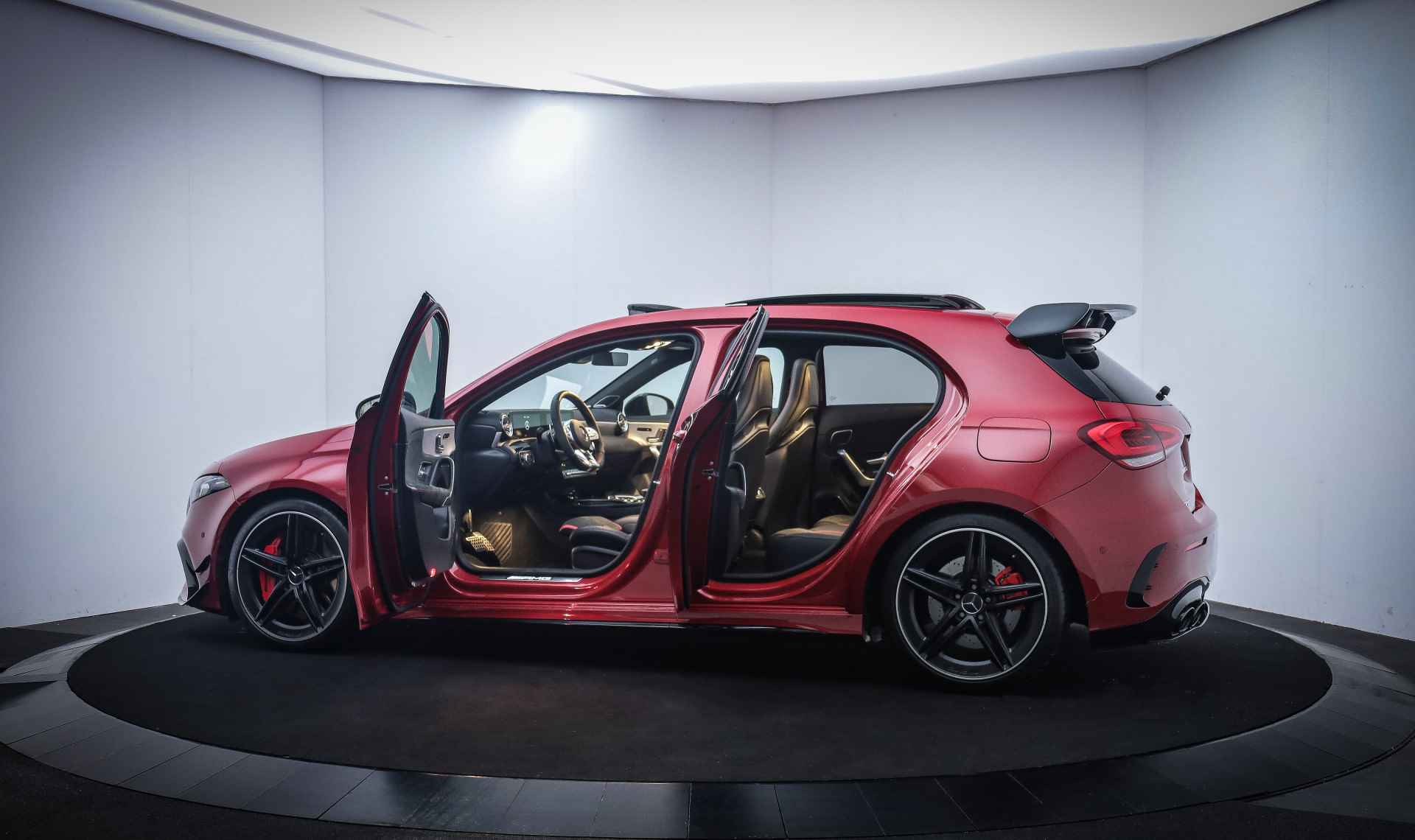 Mercedes-Benz A-Klasse AMG 45 S 4MATIC+PREMIUM Plus PANO/360 CAM/MEMORY/BURMESTER/AMBIENCE LIGHT/WIDESCREEN/HEAD UP/CARPLAY/STOELVERW./NAVI/LMV 19'' - 9/35