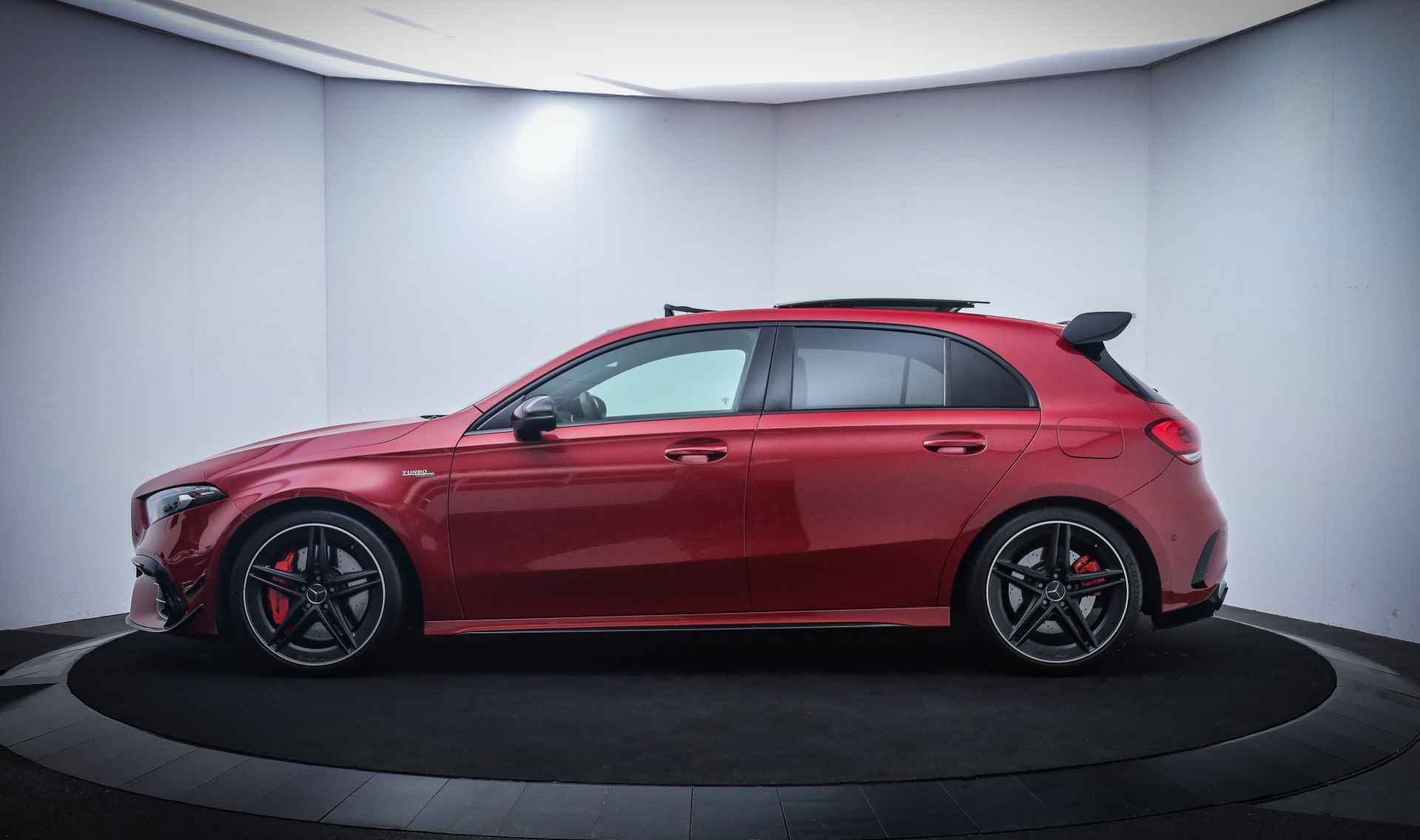 Mercedes-Benz A-Klasse AMG 45 S 4MATIC+PREMIUM Plus PANO/360 CAM/MEMORY/BURMESTER/AMBIENCE LIGHT/WIDESCREEN/HEAD UP/CARPLAY/STOELVERW./NAVI/LMV 19'' - 12/35