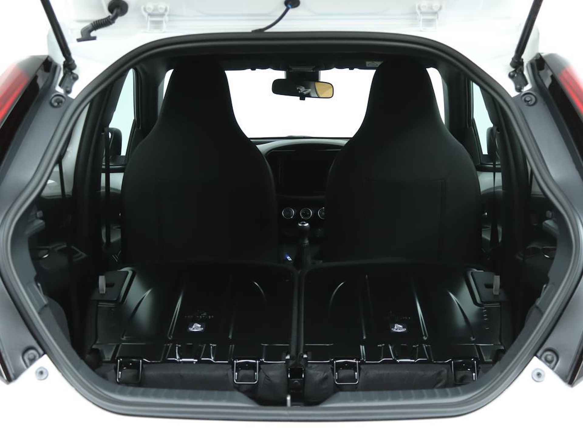 Toyota Aygo X 1.0 VVT-i MT play | Actieprijs €19.950,- | - 28/40