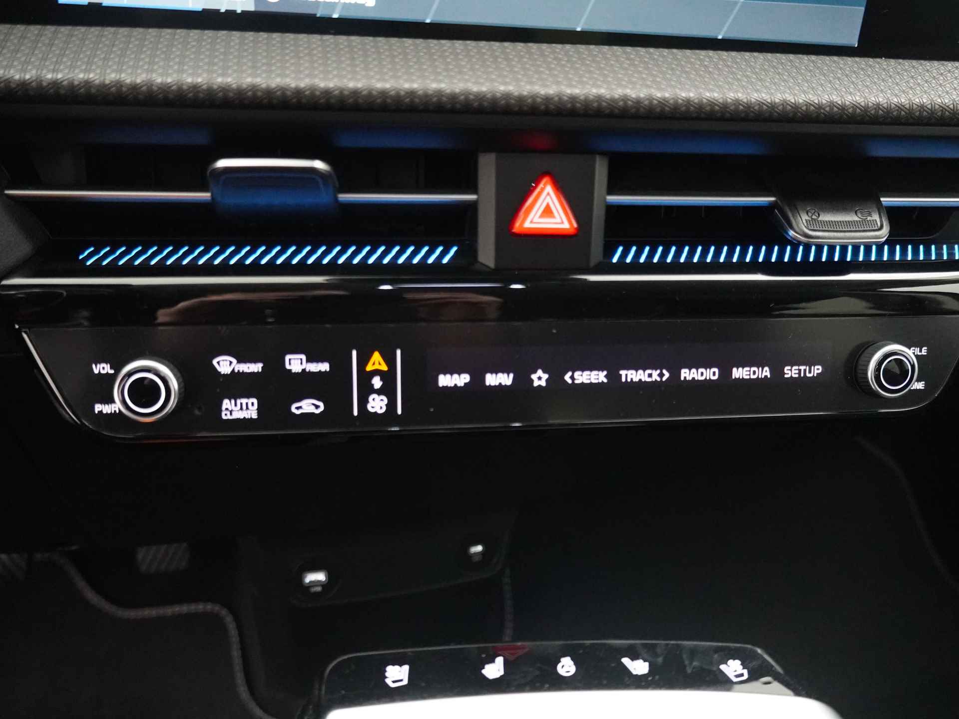 Kia Ev6 Plus 77 kWh RWD 229PK - Led - Adaptief Cruise Control - Voorstoelen Verwarmd - Climate Control - Apple/Android Carplay - Fabrieksgarantie tot 04-2029 - 27/46