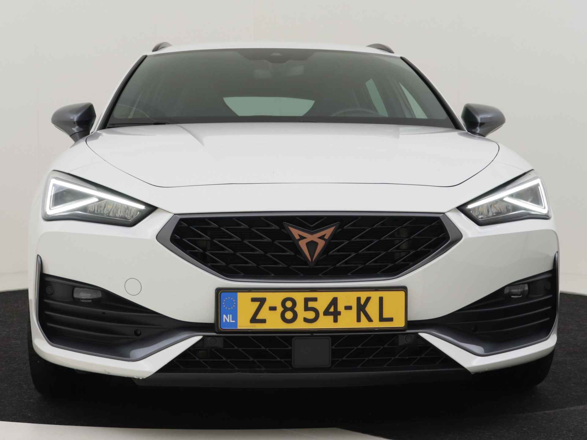 CUPRA Leon Sportstourer 1.4 e-Hybrid VZ 245pk PHEV Performance | Camera achter |  Stuur + Stoelverwarming | Cruise control | Keyless | Navigatie | Park - 28/47