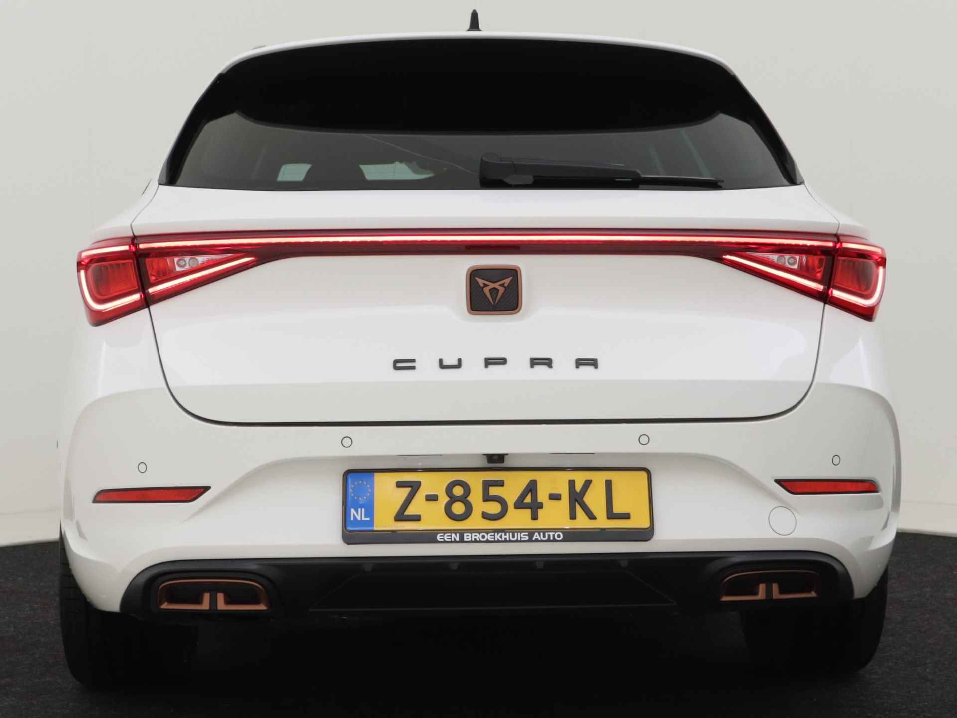 CUPRA Leon Sportstourer 1.4 e-Hybrid VZ 245pk PHEV Performance | Camera achter |  Stuur + Stoelverwarming | Cruise control | Keyless | Navigatie | Park - 30/47