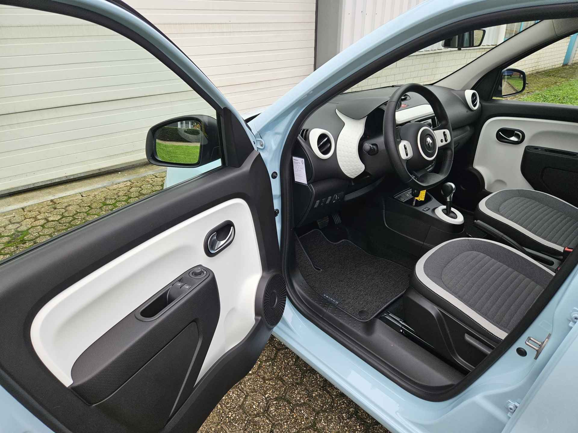 Renault Twingo Z.E. R80 E-Tech Equilibre 22 kWh / Levertijd I.O. / Demo / €2000,- euro subsidie mogelijk!  /  Draadloos Apple Carplay & Android Auto / Airco / - 15/40