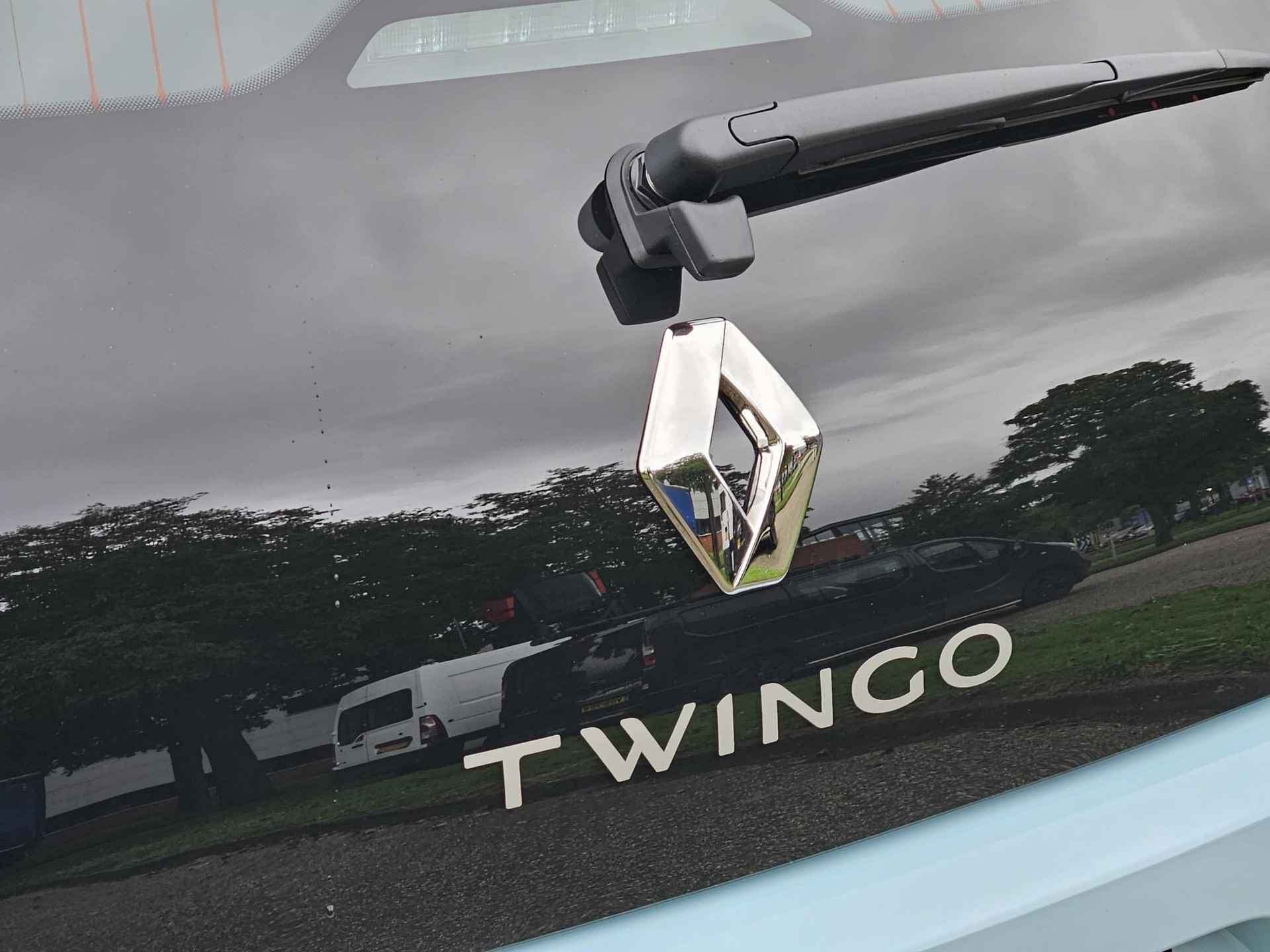 Renault Twingo Z.E. R80 E-Tech Equilibre 22 kWh / Levertijd I.O. / Demo / €2000,- euro subsidie mogelijk!  /  Draadloos Apple Carplay & Android Auto / Airco / - 33/40